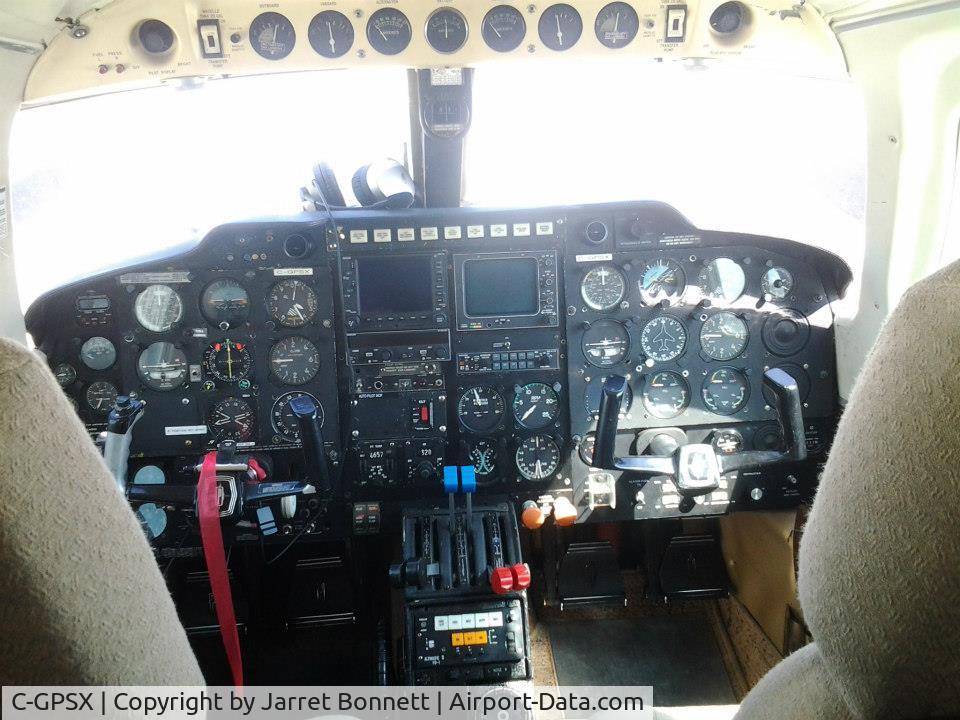 C-GPSX, 1972 Piper PA-31P Navajo Navajo C/N 31P-7300113, Cockpit