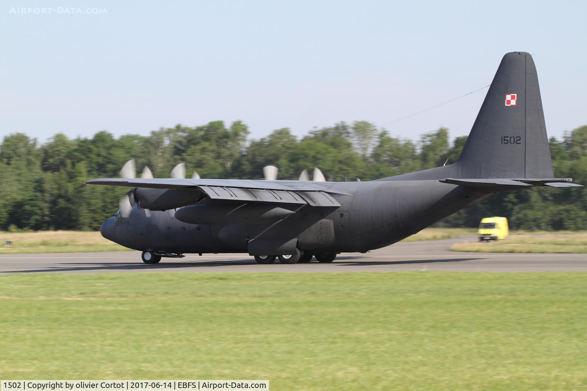 1502, 1970 Lockheed C-130E-LM Hercules C/N 382-4414, landing at Florennes, Mig-29 support aircraft
