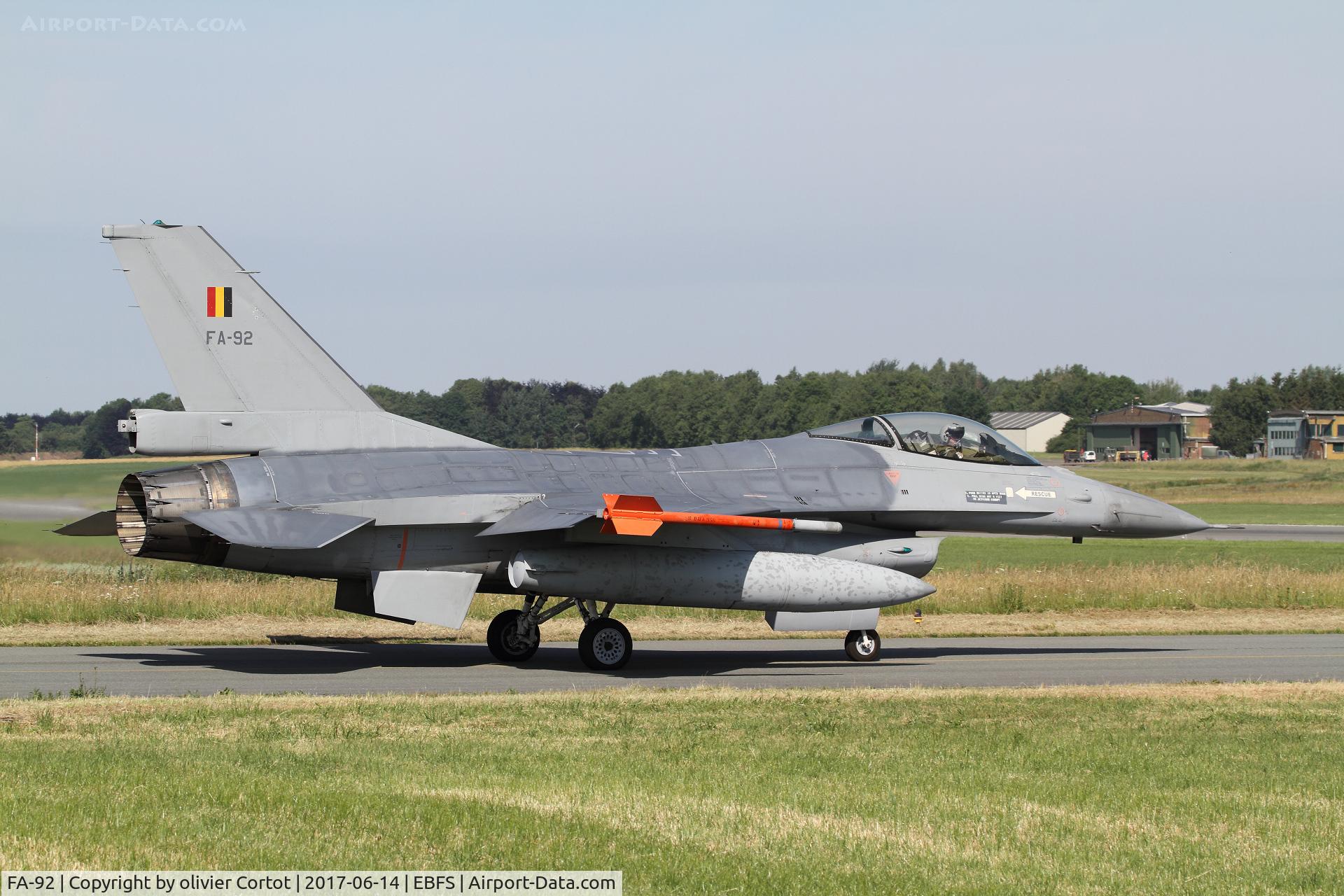 FA-92, 1980 SABCA F-16AM Fighting Falcon C/N 6H-92, F-16 with nice training sidewinders