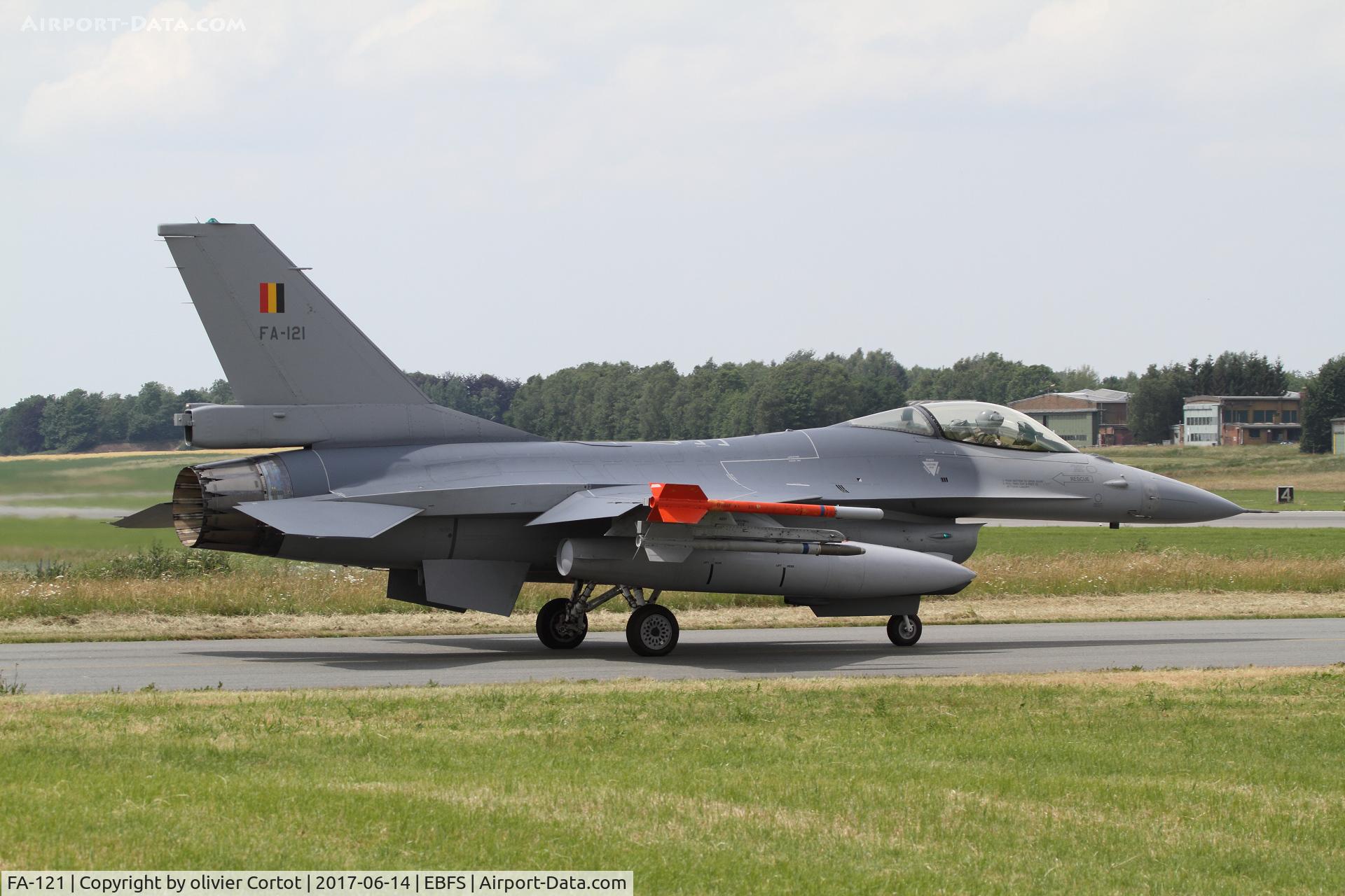 FA-121, SABCA F-16AM Fighting Falcon C/N 6H-121, Florennes spotter day