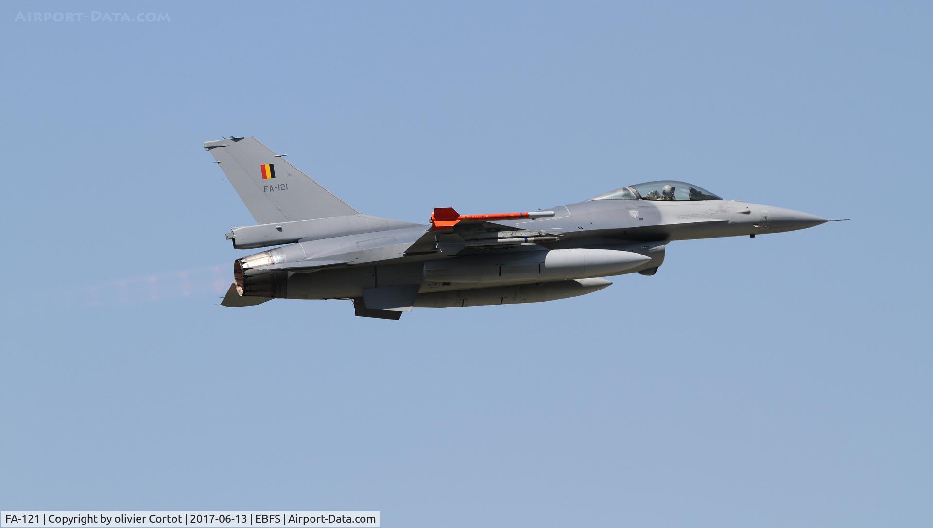 FA-121, SABCA F-16AM Fighting Falcon C/N 6H-121, taking off