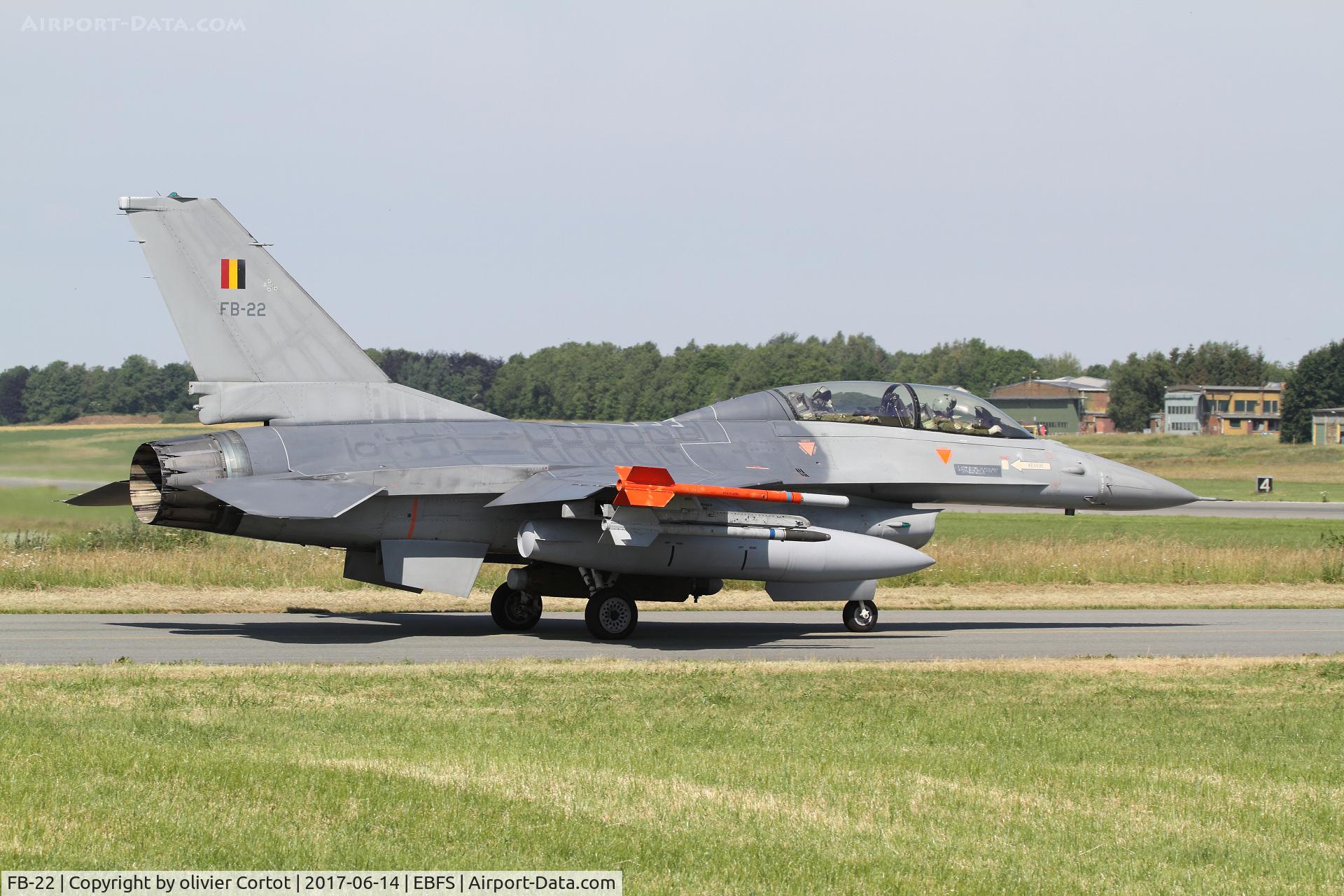 FB-22, General Dynamics F-16BM Fighting Falcon C/N 6J-22, taxiing