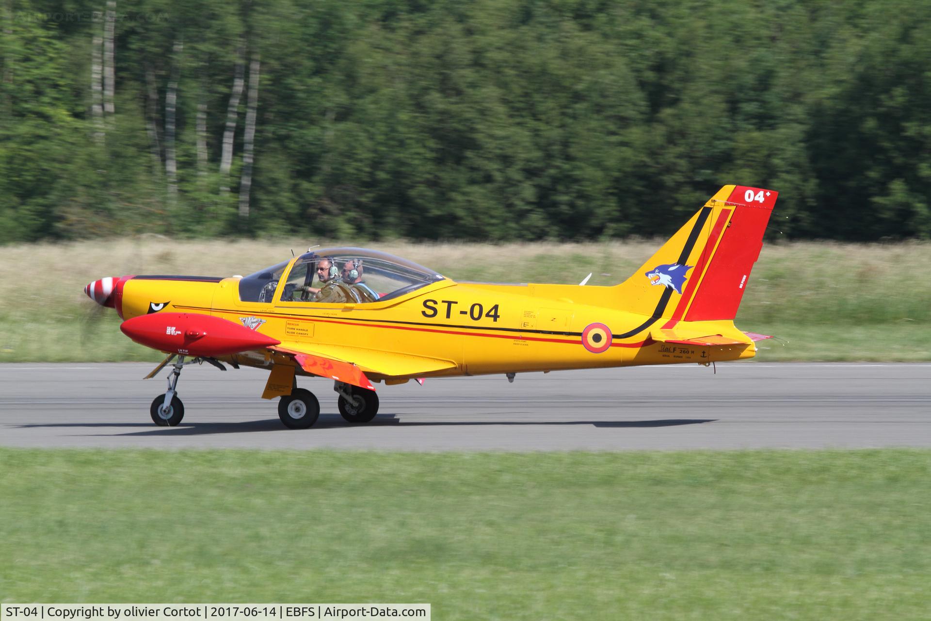 ST-04, SIAI-Marchetti SF-260MB C/N 10-04, landing at Florennes