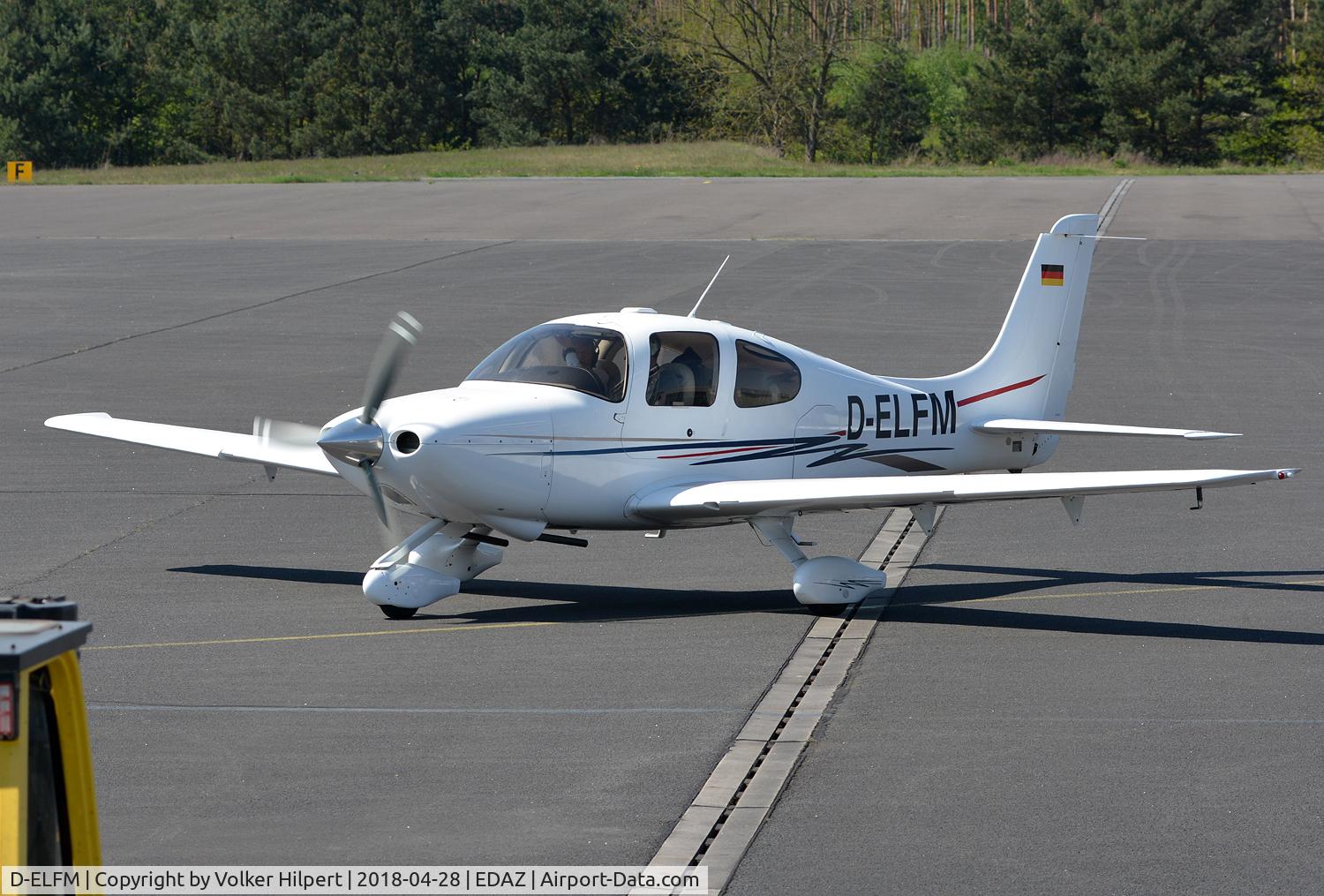D-ELFM, 2004 Cirrus SR-20 C/N 1444, at edaz