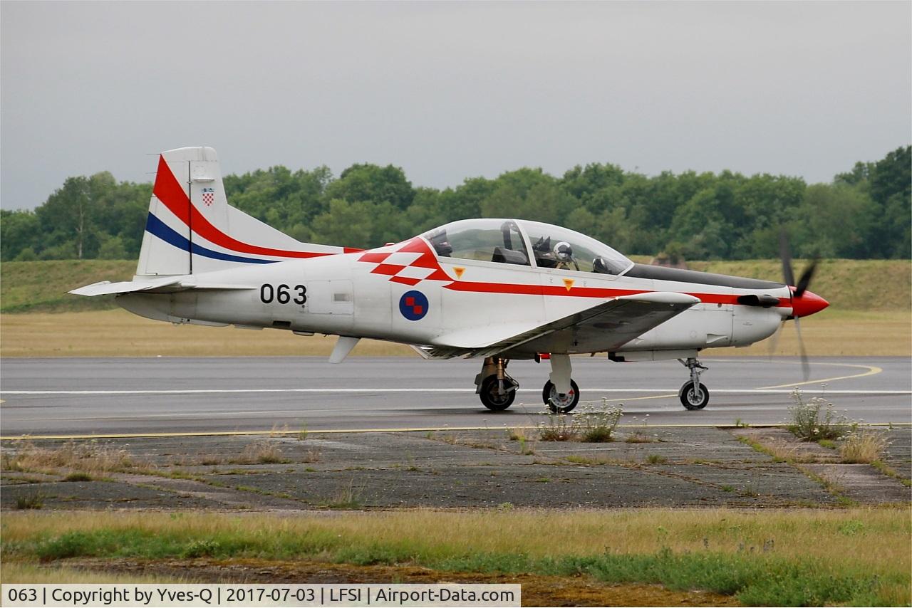 063, Pilatus PC-9M C/N 626, Pilatus PC-9M, Croatian Air Force aerobatic team, Taxiing on rwy 29, St Dizier-Robinson Air Base 113 (LFSI) Open day 2017