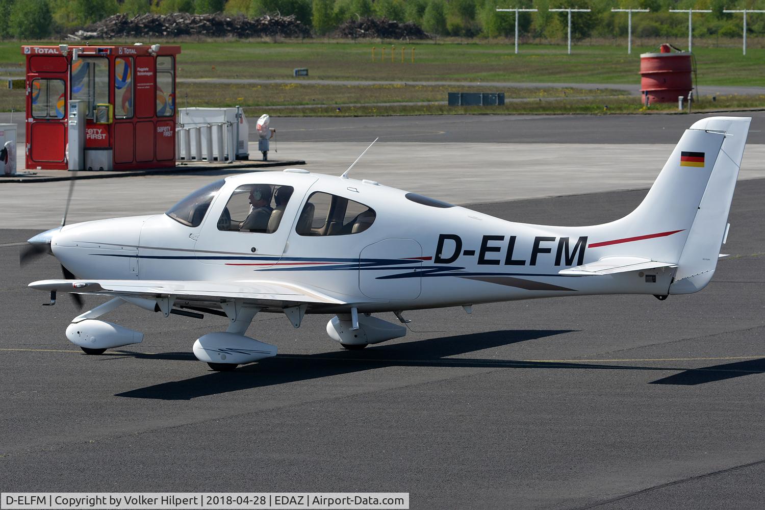 D-ELFM, 2004 Cirrus SR-20 C/N 1444, at edaz