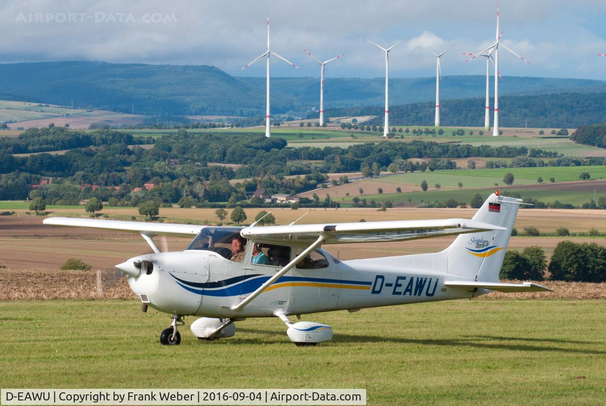 D-EAWU, 1999 Cessna 172S C/N 172S8148, Shot taken at Flugplatzfest Bisperode 2016