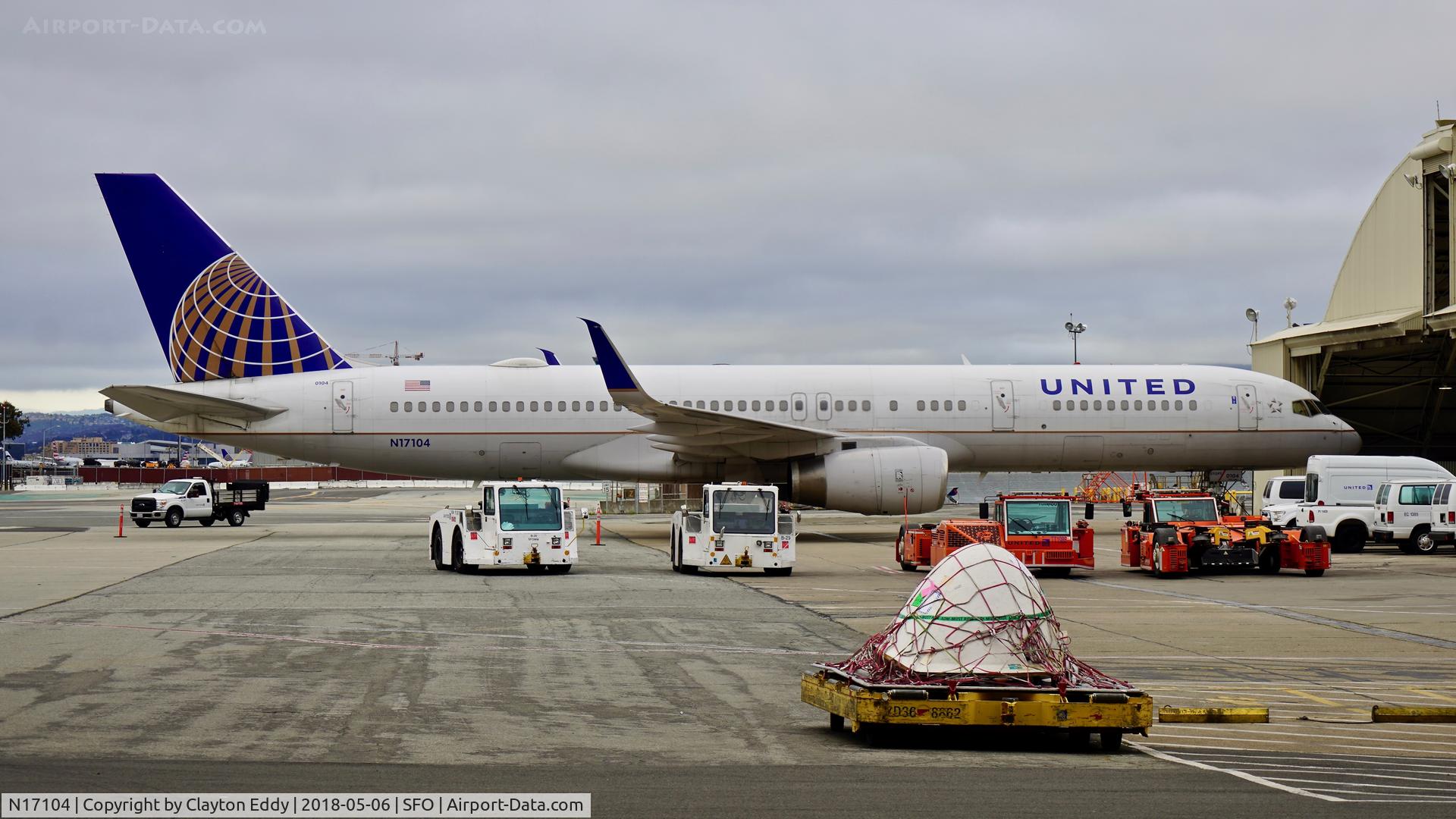 N17104, 1994 Boeing 757-224 C/N 27294, SFO 2018.