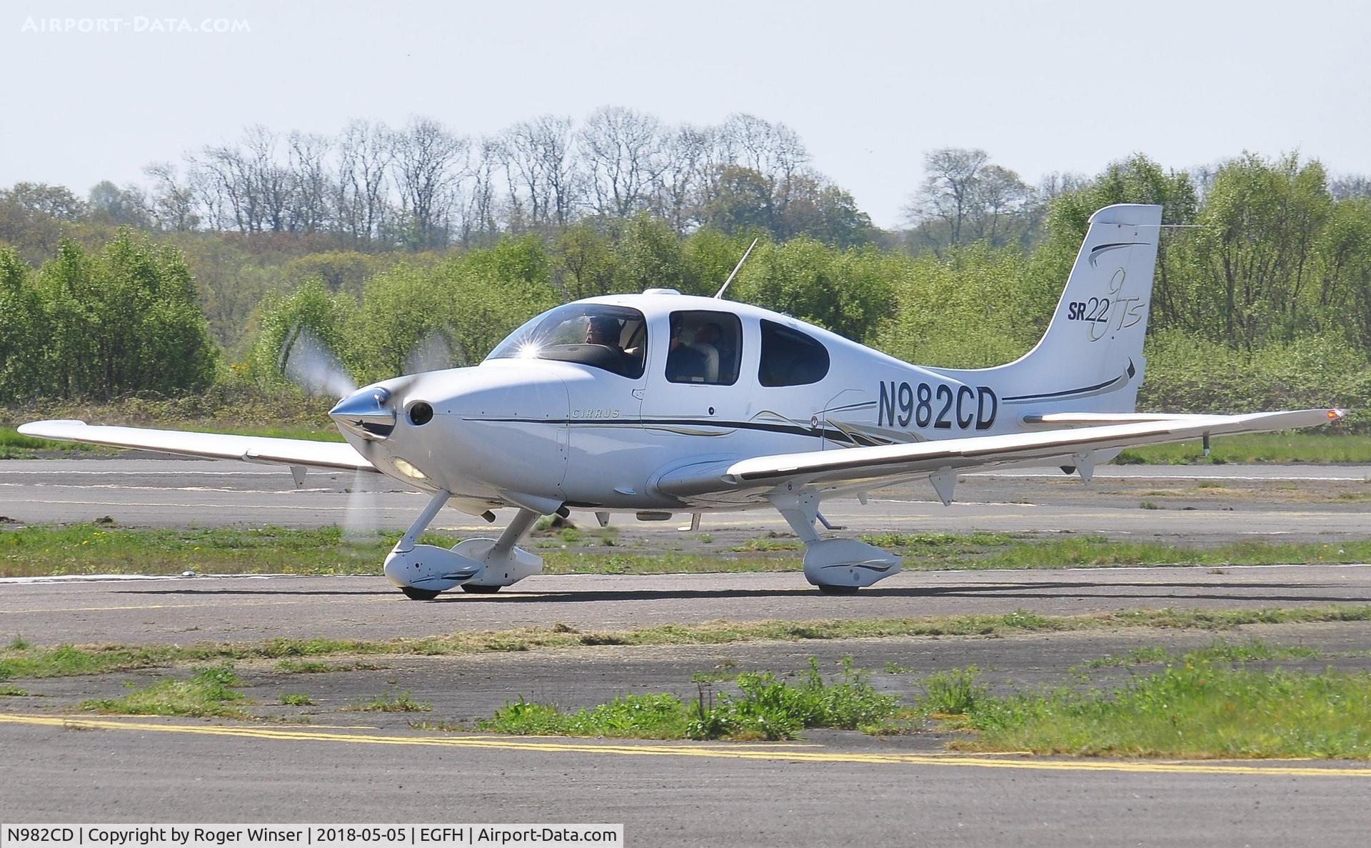 N982CD, 2006 Cirrus SR22 GTS C/N 1853, Visiting Cirrus SR22.