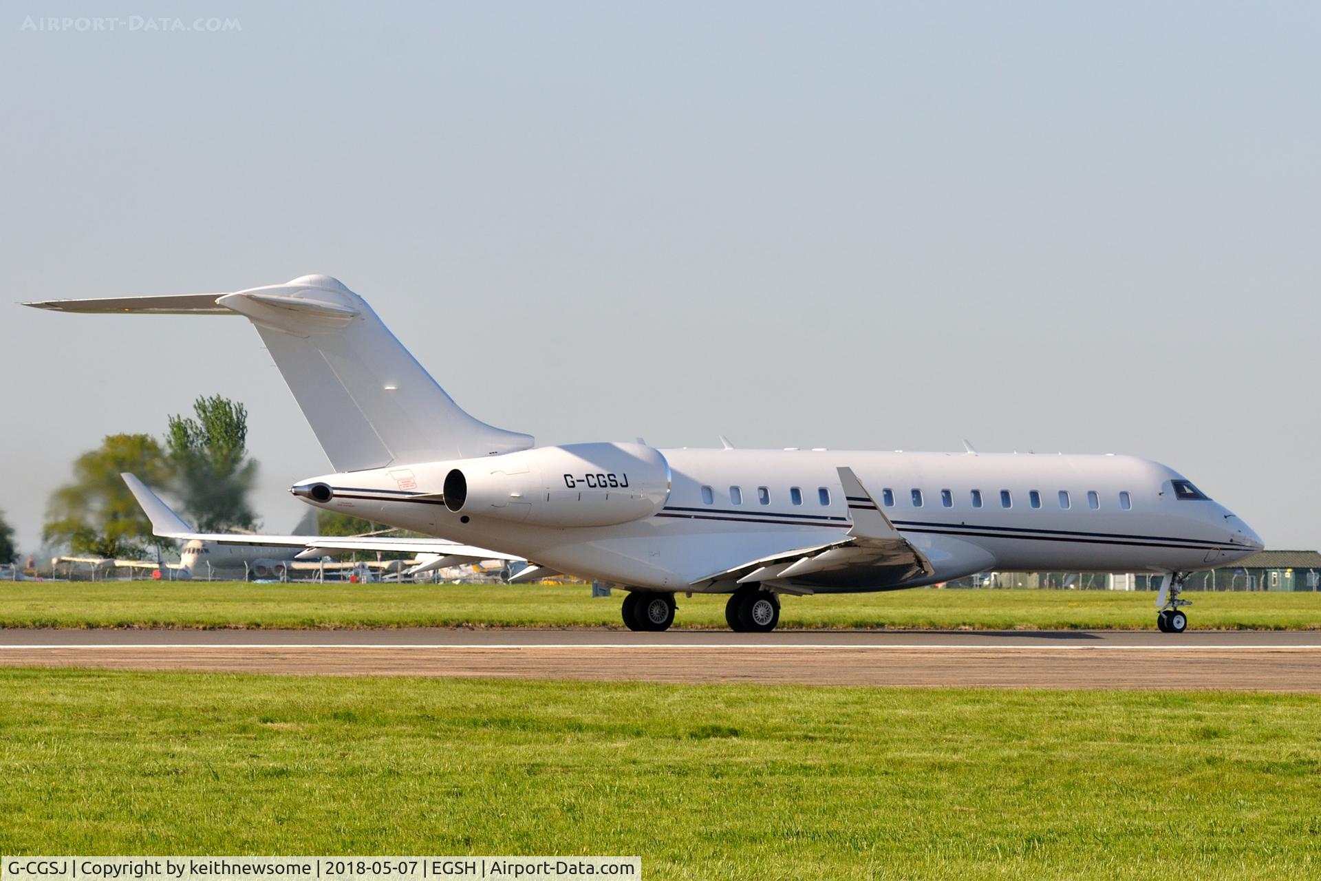 G-CGSJ, 2010 Bombardier BD-700-1A10 Global Express C/N 9377, Leaving for Luxembourg.