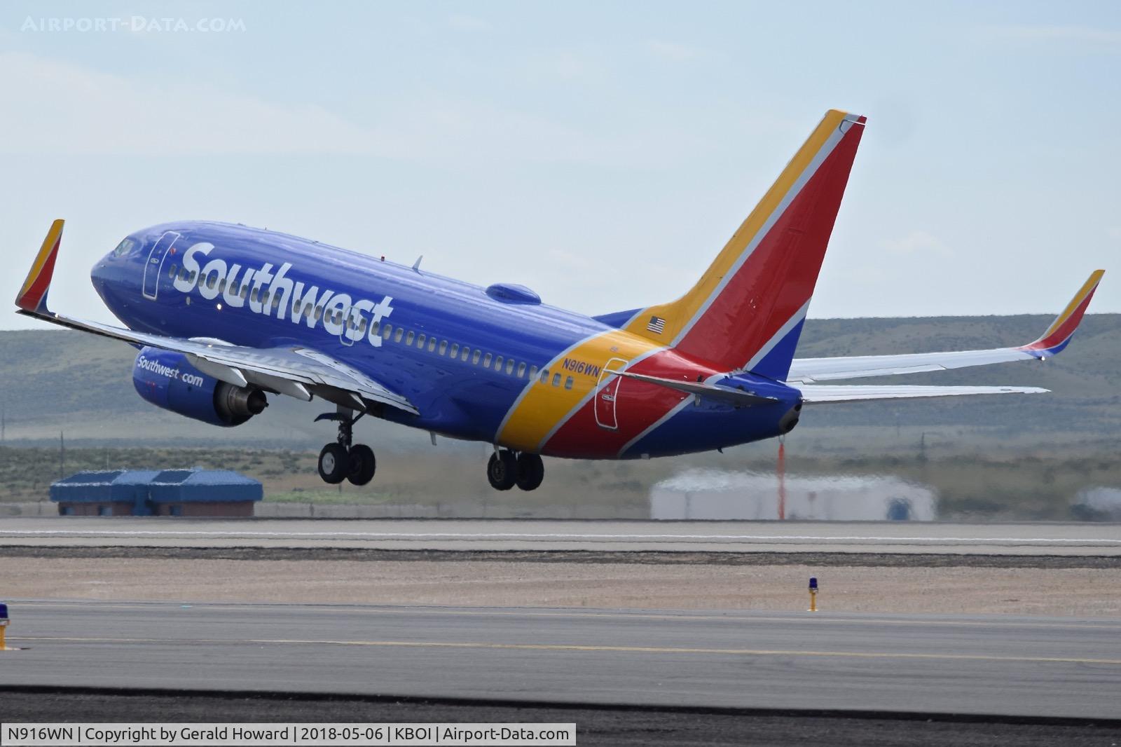 N916WN, 2008 Boeing 737-7H4 C/N 36623, Departing RWY 10L.