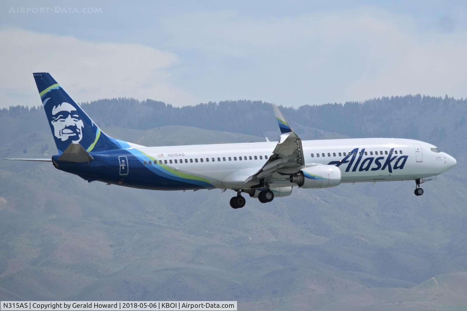N315AS, 2002 Boeing 737-990 C/N 30019, On final for RWY 10L.