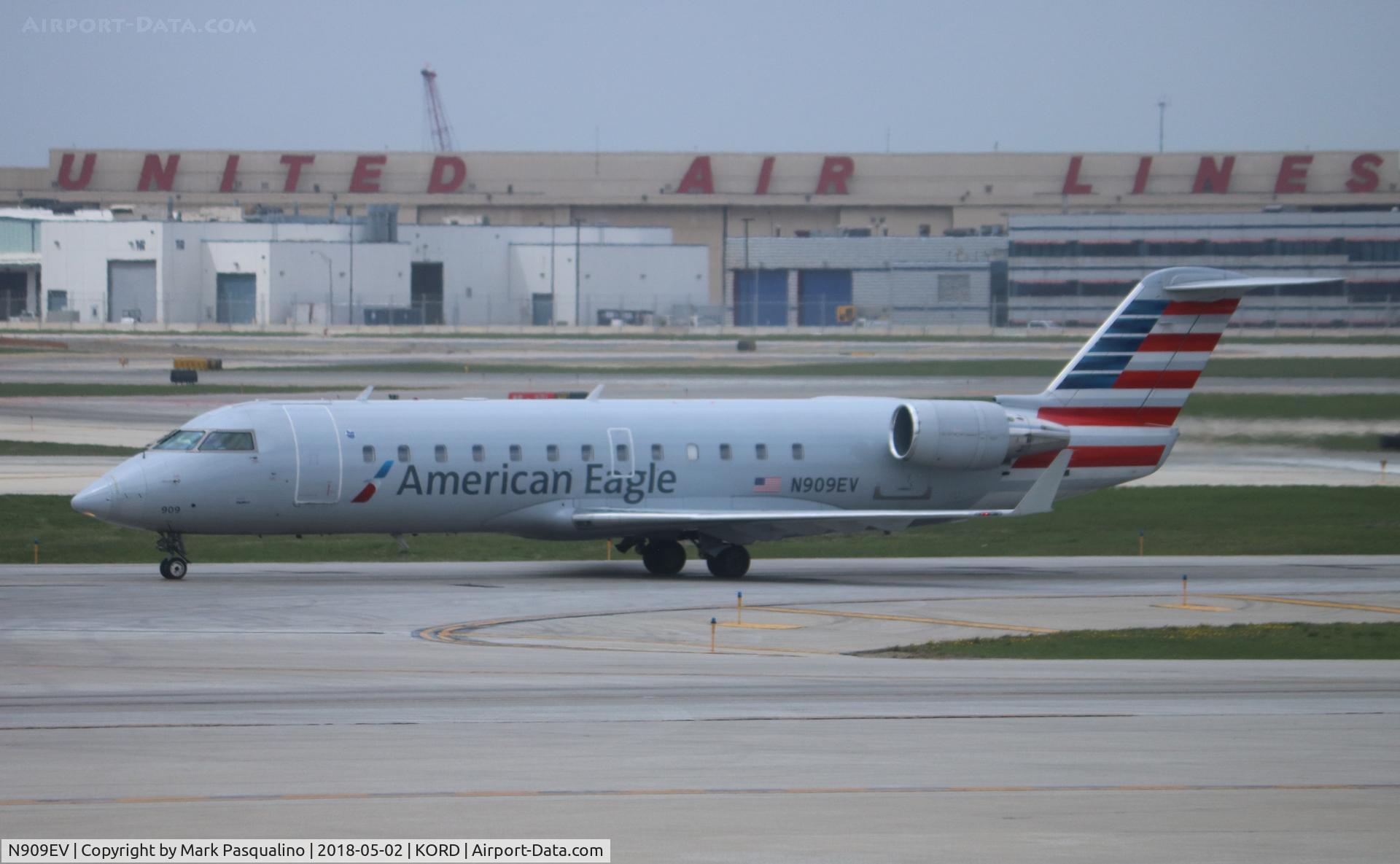 N909EV, 2002 Bombardier CRJ-200ER (CL-600-2B19) C/N 7658, CL-600-2B19