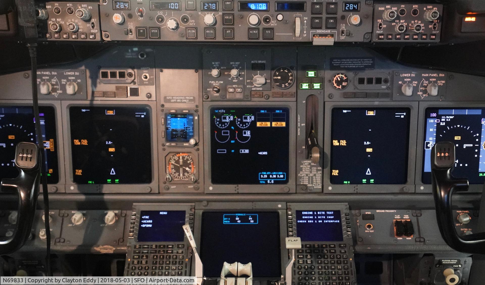 N69833, 2014 Boeing 737-924/ER C/N 44565, SFO 2018.