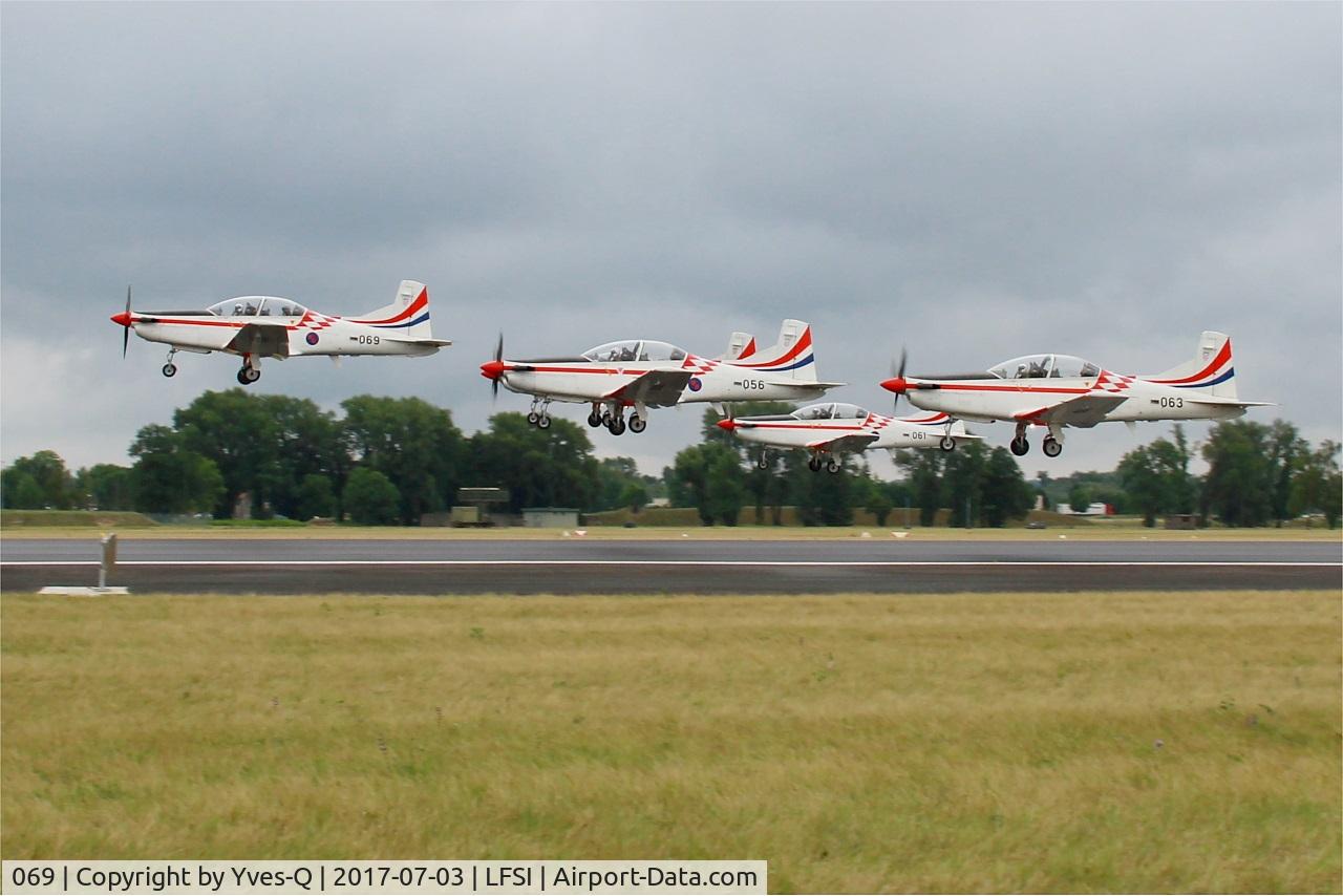 069, Pilatus PC-9M C/N 632, Pilatus PC-9M, Croatian Air Force aerobatic team, Take off rwy 29, St Dizier-Robinson Air Base 113 (LFSI) Open day 2017