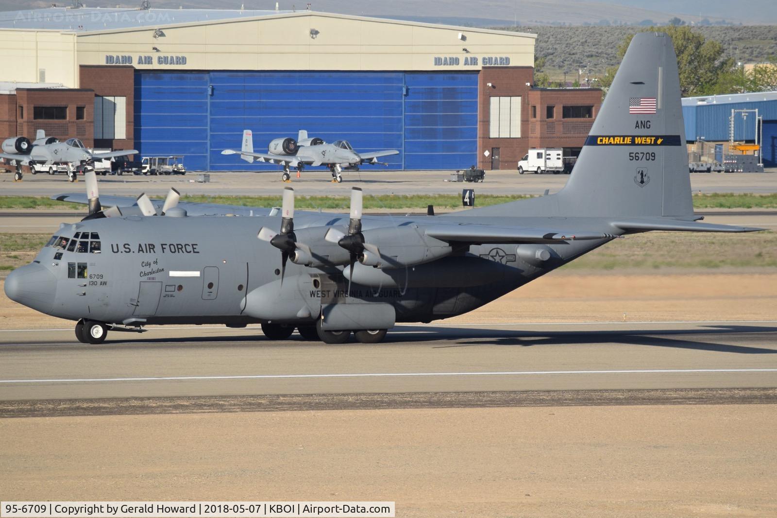95-6709, 1995 Lockheed C-130H Hercules C/N 382-5417, Take off run on RWY 10L.  130th AW, WV ANG.