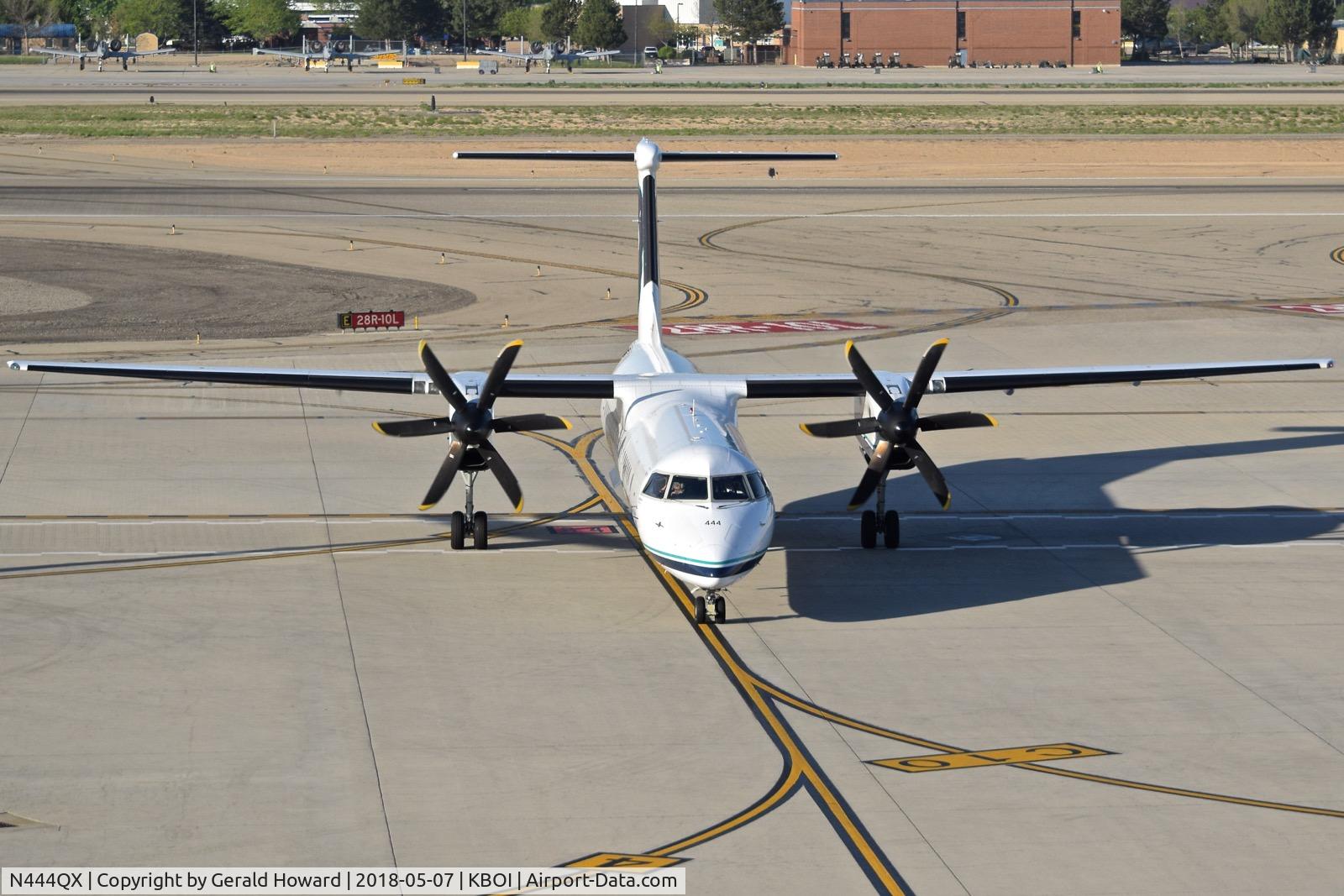 N444QX, 2010 Bombardier DHC-8-402 Dash 8 C/N 4355, Taxiing to the Alaska Gate.