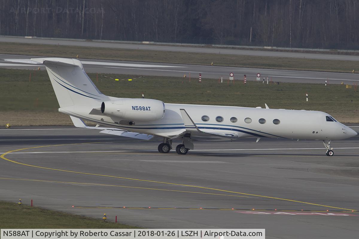 N588AT, 2000 Gulfstream Aerospace G-V C/N 601, World Economic Forum 2018