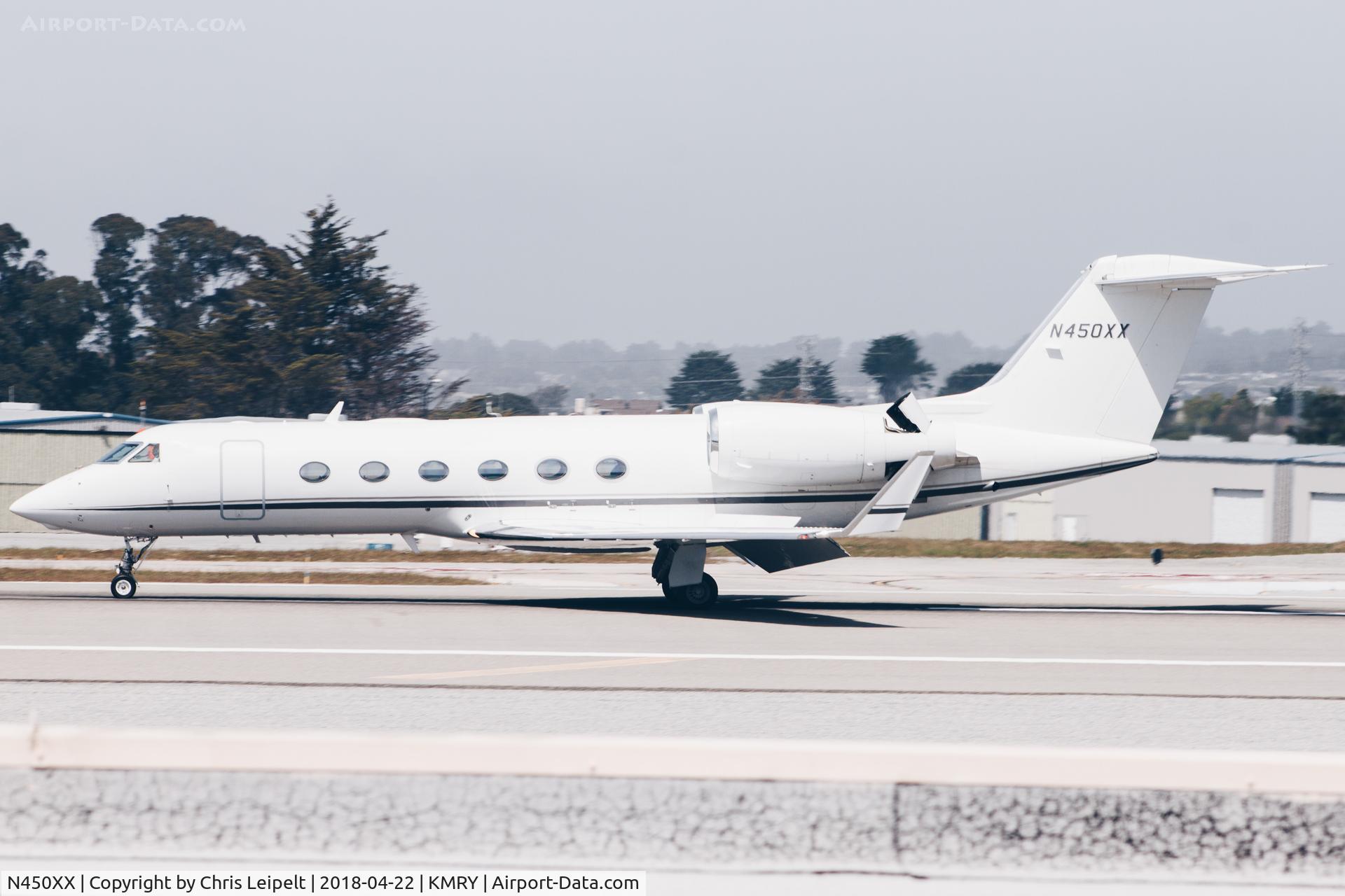 N450XX, 2006 Gulfstream Aerospace GIV-X (G450) C/N 4062, 2006 G450 landing at Monterey Regional Airport.