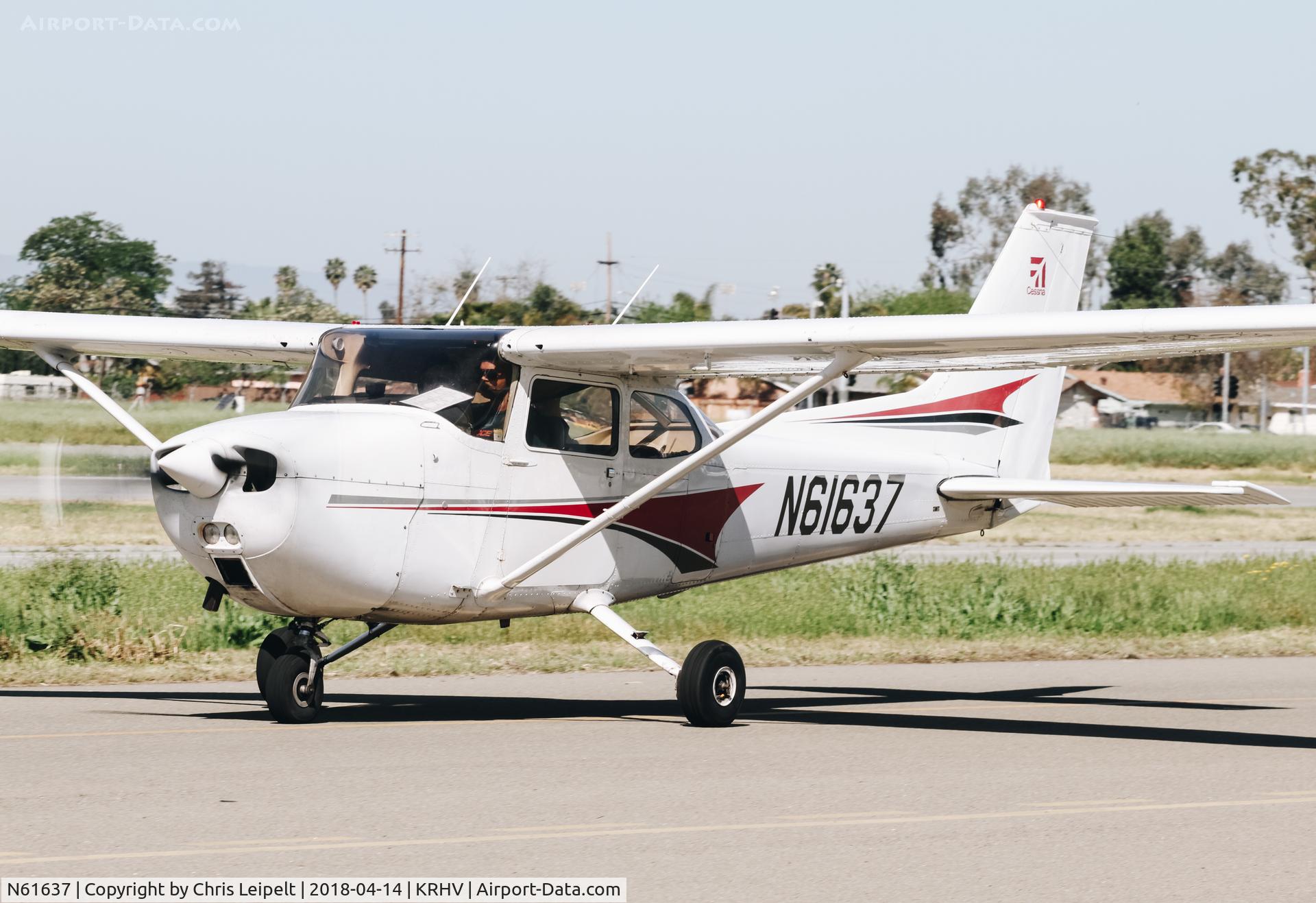 N61637, 1975 Cessna 172M C/N 17264691, Locally-based 1975 Cessna 172M taxing to 31R for departure at Reid Hillview Airport, San Jose, CA.