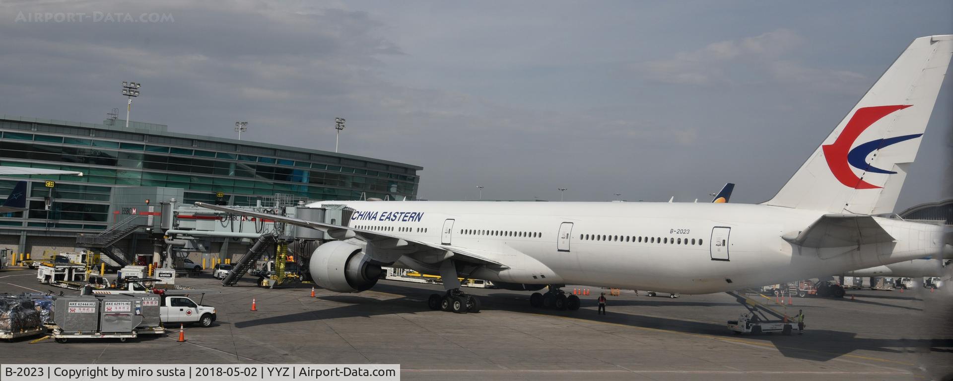 B-2023, 2015 Boeing 777-39P/ER C/N 43275, China Eastern Boeing 777-39P(ER) docked at Toronto Perason International Airport, Canada