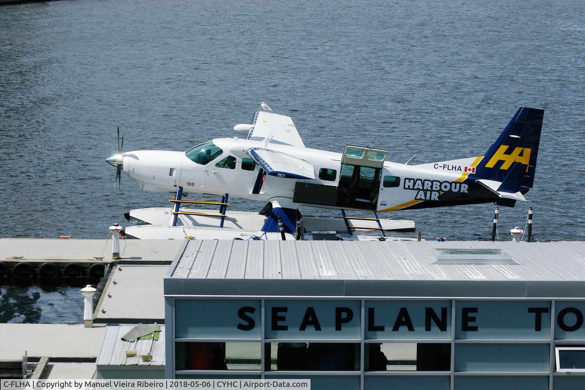 C-FLHA, 2017 Cessna 208B  Grand Caravan C/N 208B5418, CYHC Vancouver Coal Harbour Seaplane Terminal