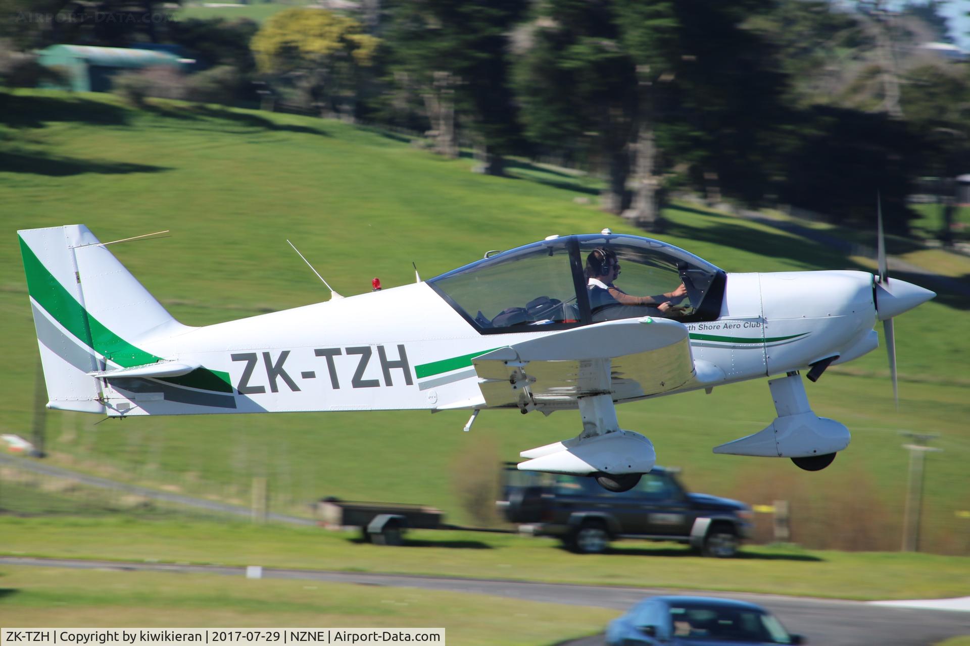 ZK-TZH, Robin R-2120U C/N 356, At NZNE