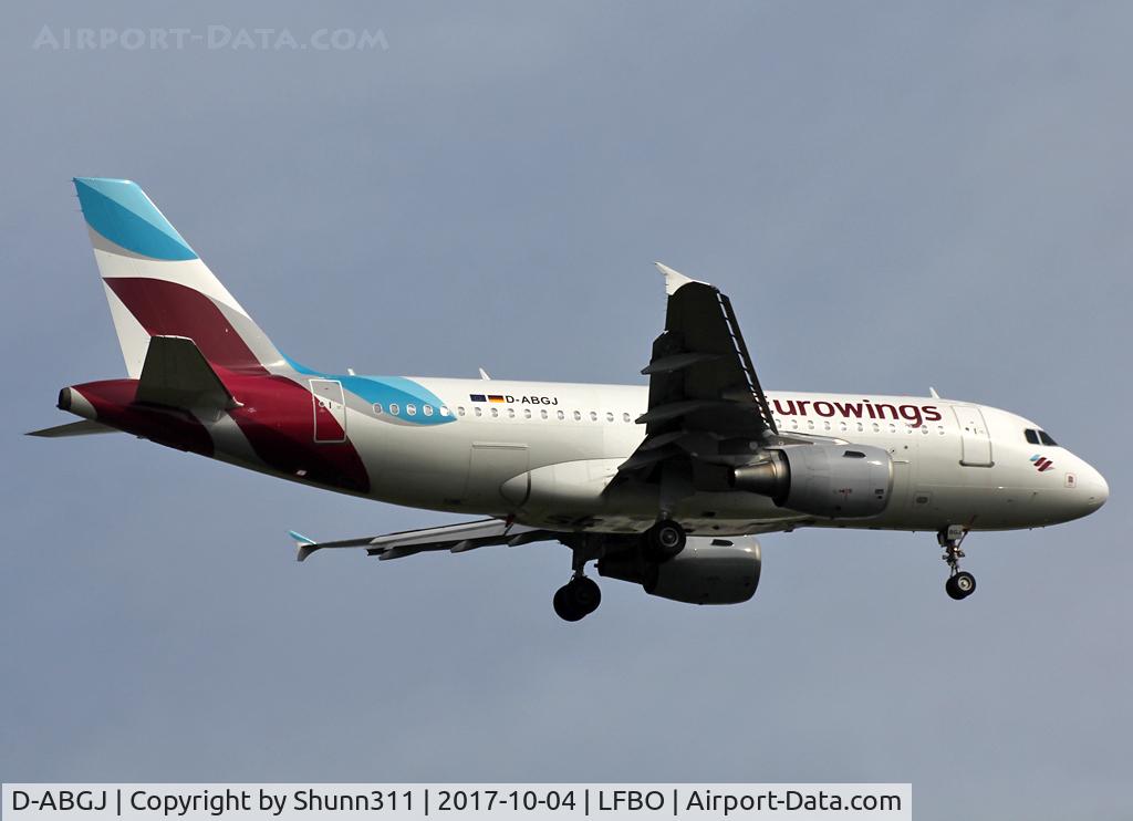 D-ABGJ, 2008 Airbus A319-112 C/N 3415, Landing rwy 14L