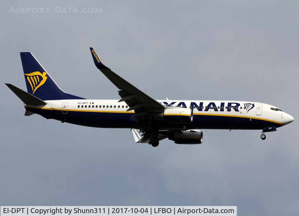 EI-DPT, 2007 Boeing 737-8AS C/N 35550, Landing rwy 14L