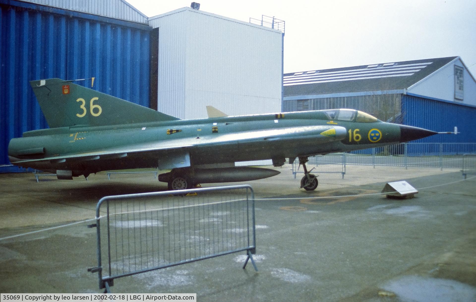 35069, 1961 Saab J-35A Draken C/N 35-069, Musee de l Air Paris LBG 18.2.2002