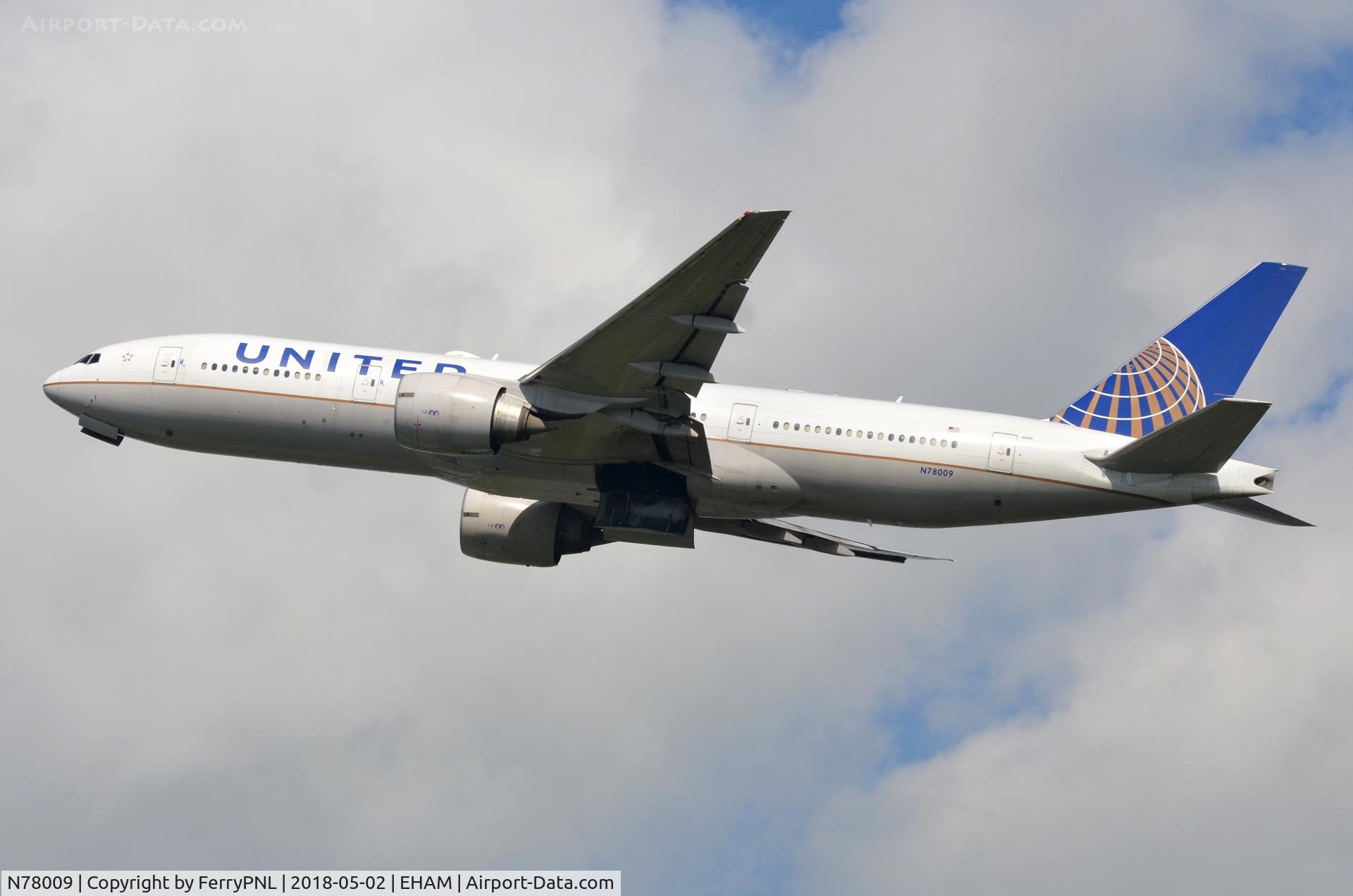 N78009, 1999 Boeing 777-224 C/N 29479, United B772