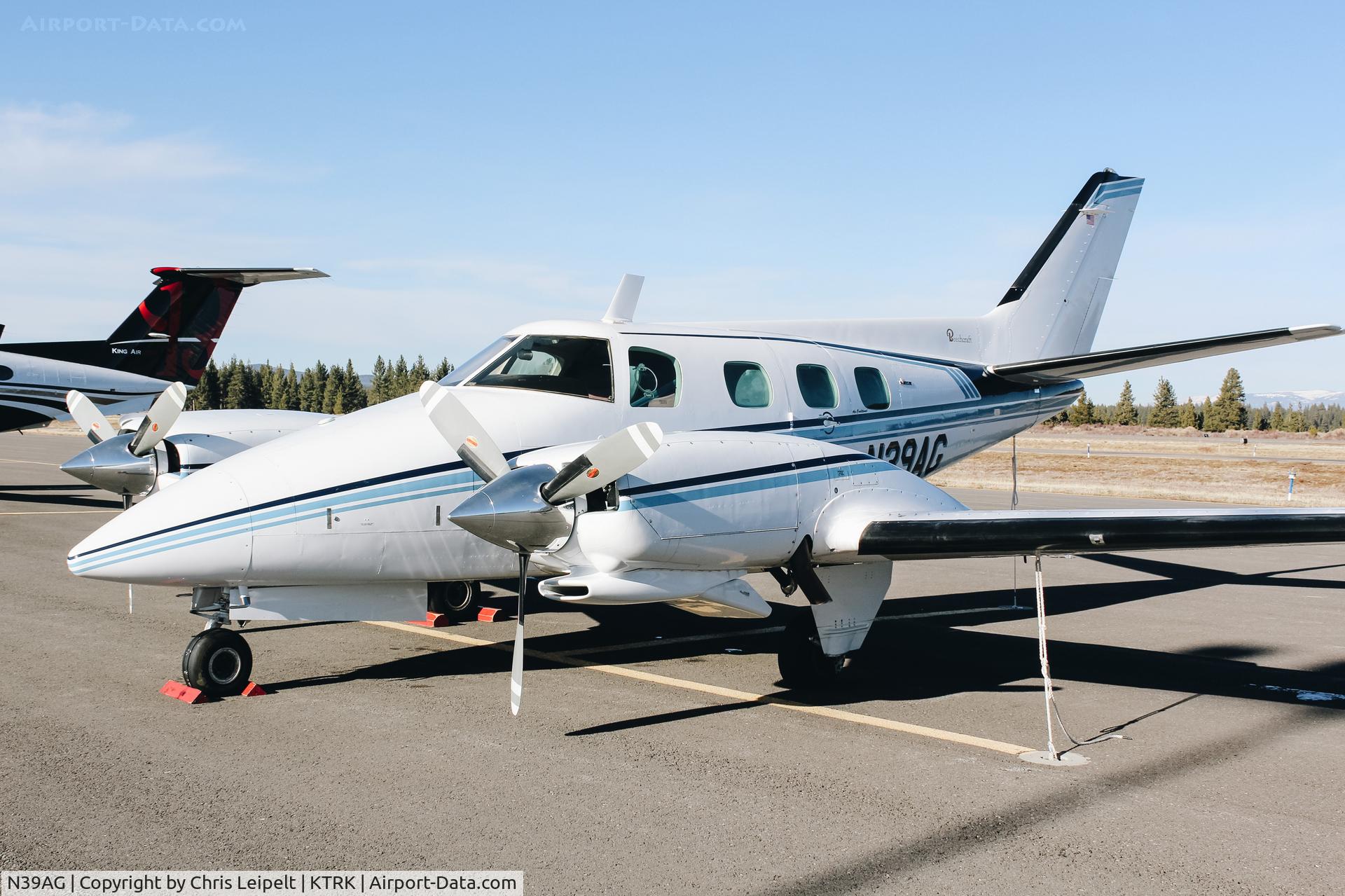 N39AG, 1977 Beech B-60 Duke C/N P-425, 1977 Beechcraft B-60 Duke visiting from San Jose at Truckee-Tahoe Airport, CA. Sold and shipped from CA to NC in 2017.