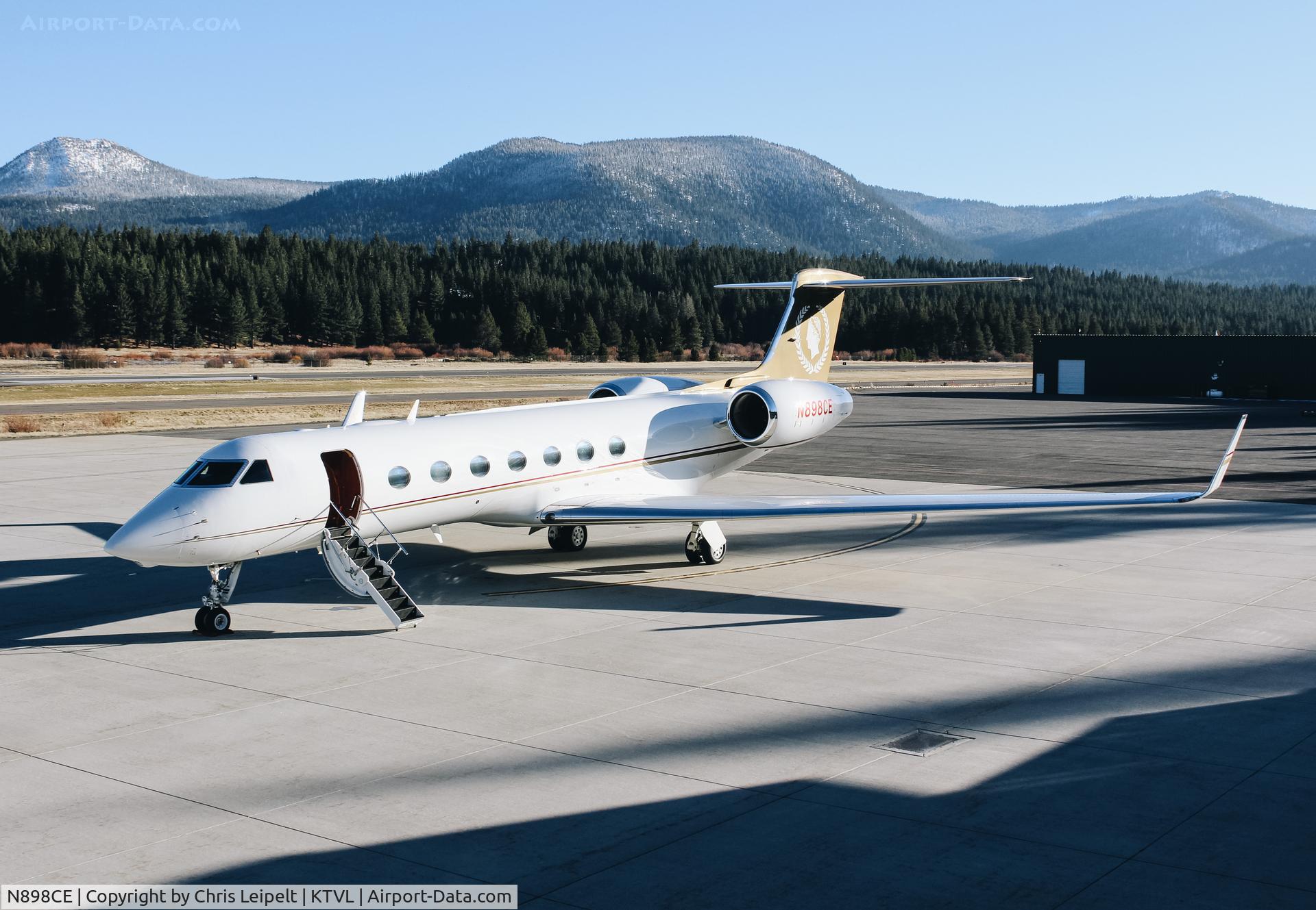 N898CE, 2009 Gulfstream Aerospace GV-SP (G550) C/N 5230, 2009 Gulfstream G550 visiting from Las Vegas at South Lake Tahoe Airport, CA.