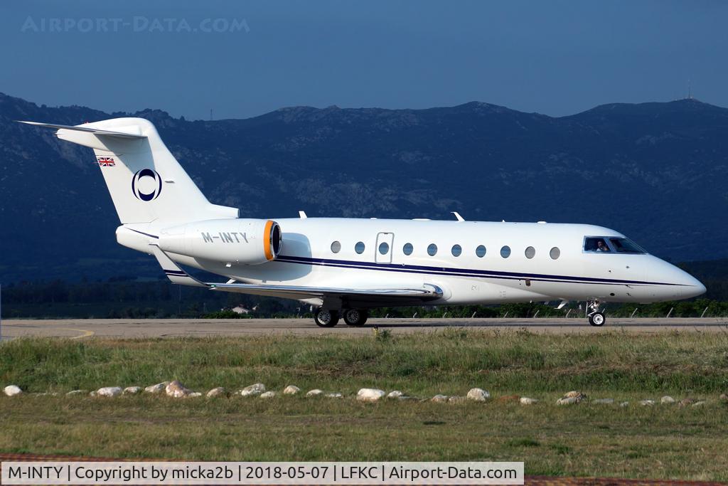 M-INTY, 2015 IAI Gulfstream G280 C/N 2086, Taxiing
