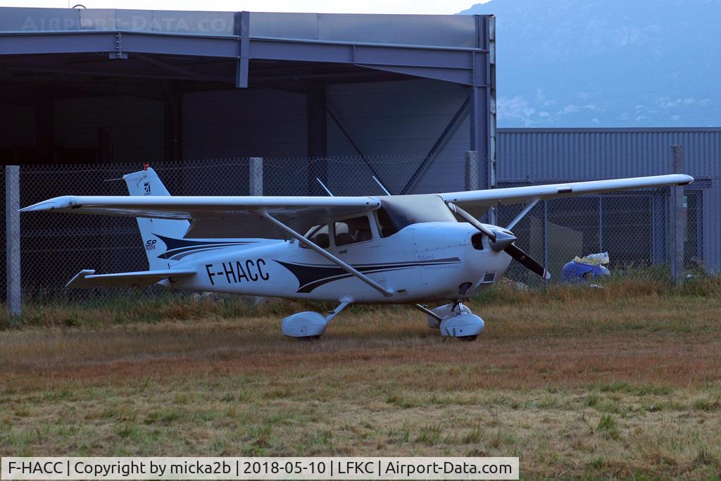 F-HACC, 2004 Cessna 172S C/N 172S-9753, Parked