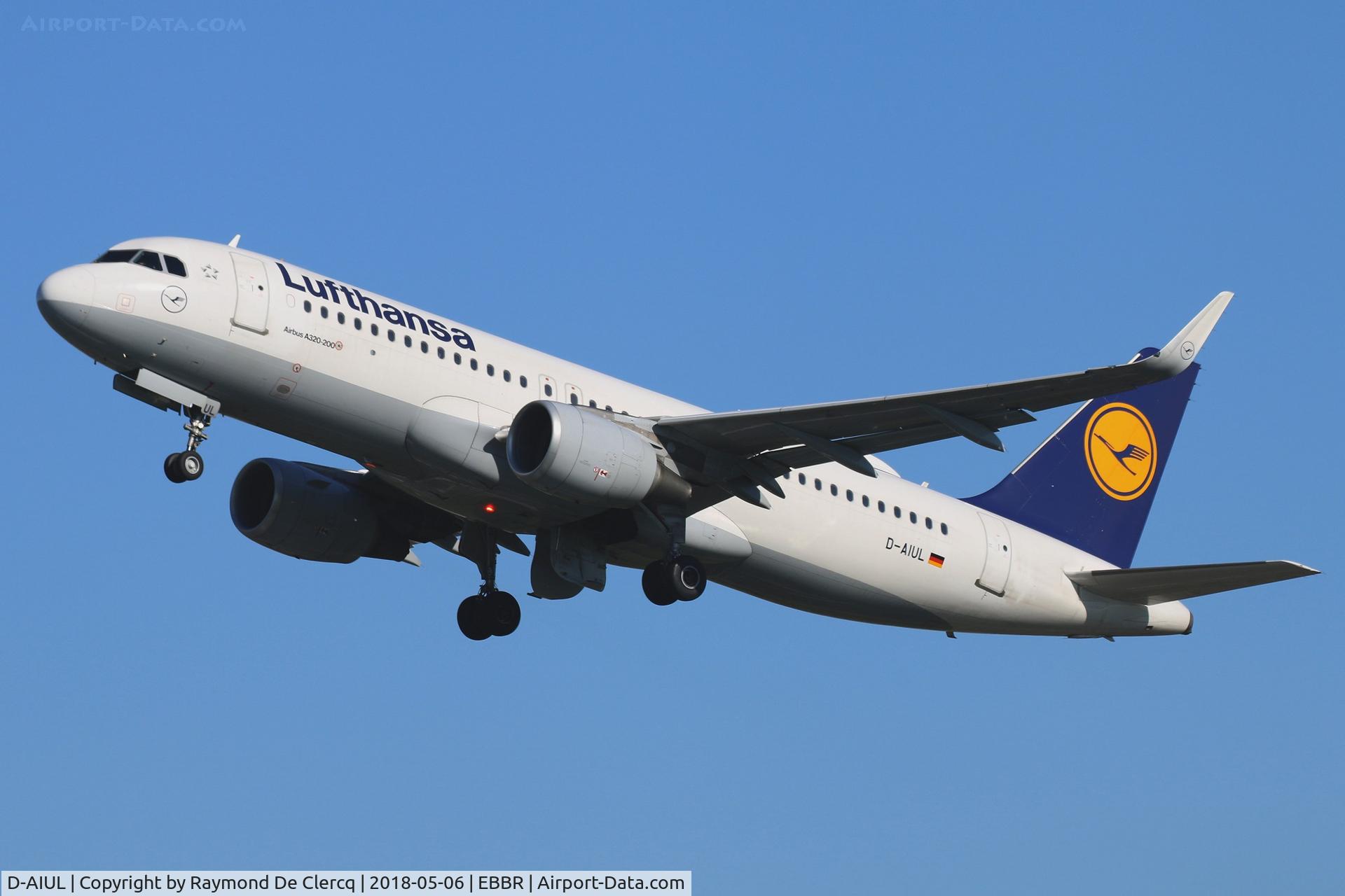 D-AIUL, 2015 Airbus A320-214 C/N 6521, Departing Brussels.