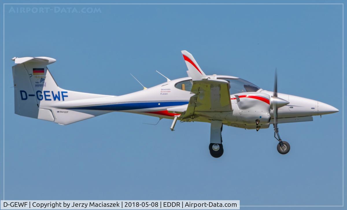 D-GEWF, Diamond DA-42 Twin Star C/N 42.014, Diamond DA-42