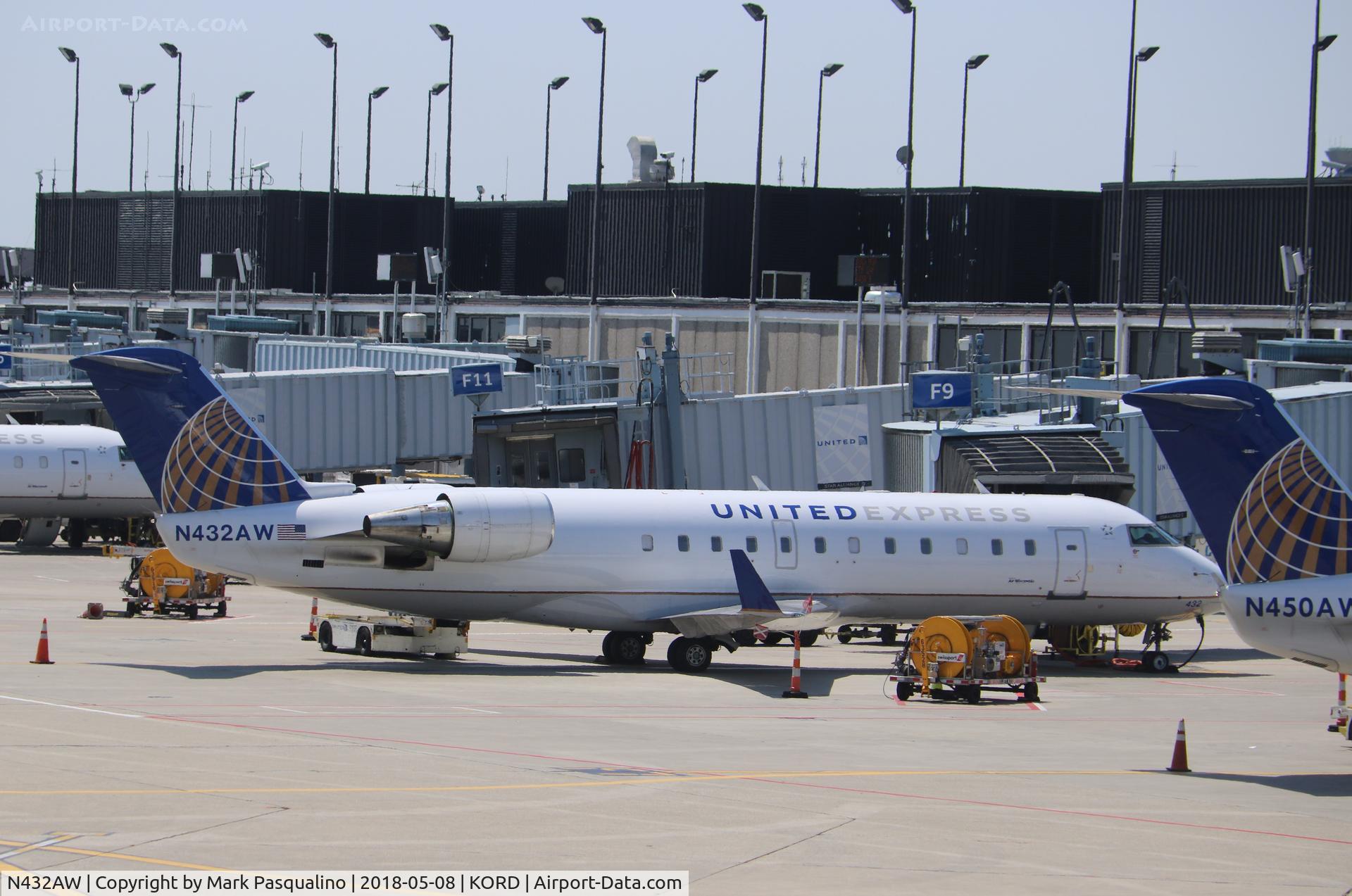N432AW, 1998 Bombardier CRJ-200ER (CL-600-2B19) C/N 7257, CL-600-2B19