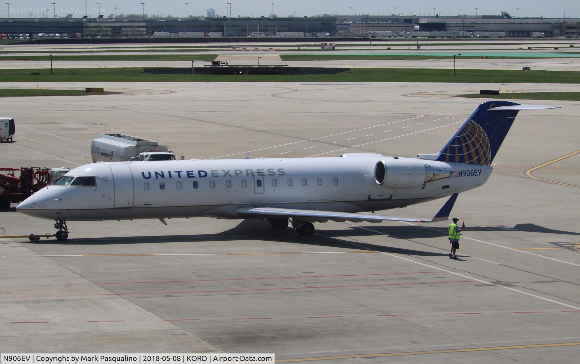 N906EV, 2002 Bombardier CRJ-200ER (CL-600-2B19) C/N 7642, CL-600-2B19