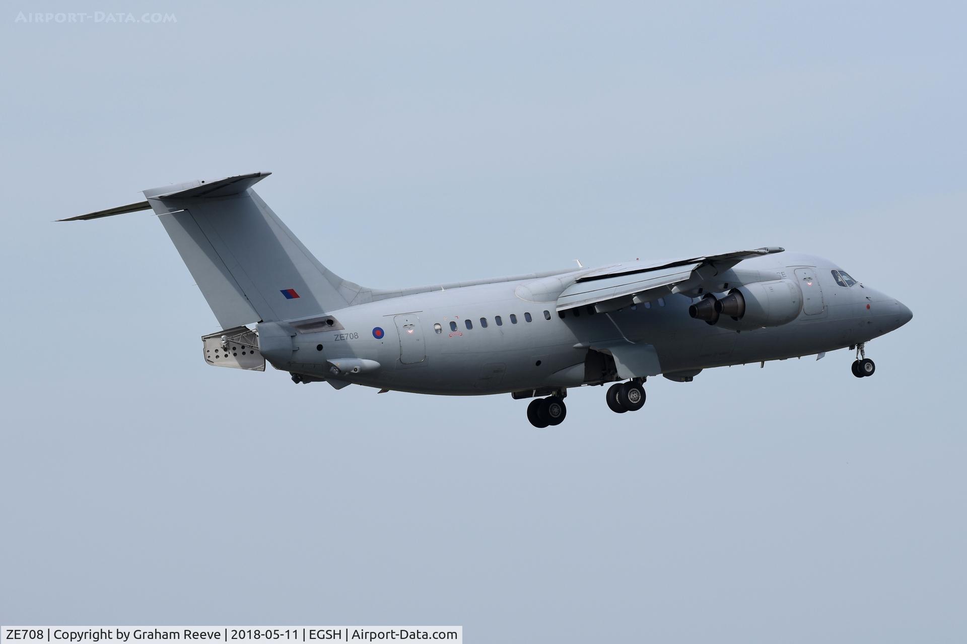ZE708, 1993 British Aerospace BAe.146-200QC C.3 Quick Change C/N E2211, Departing from Norwich.
