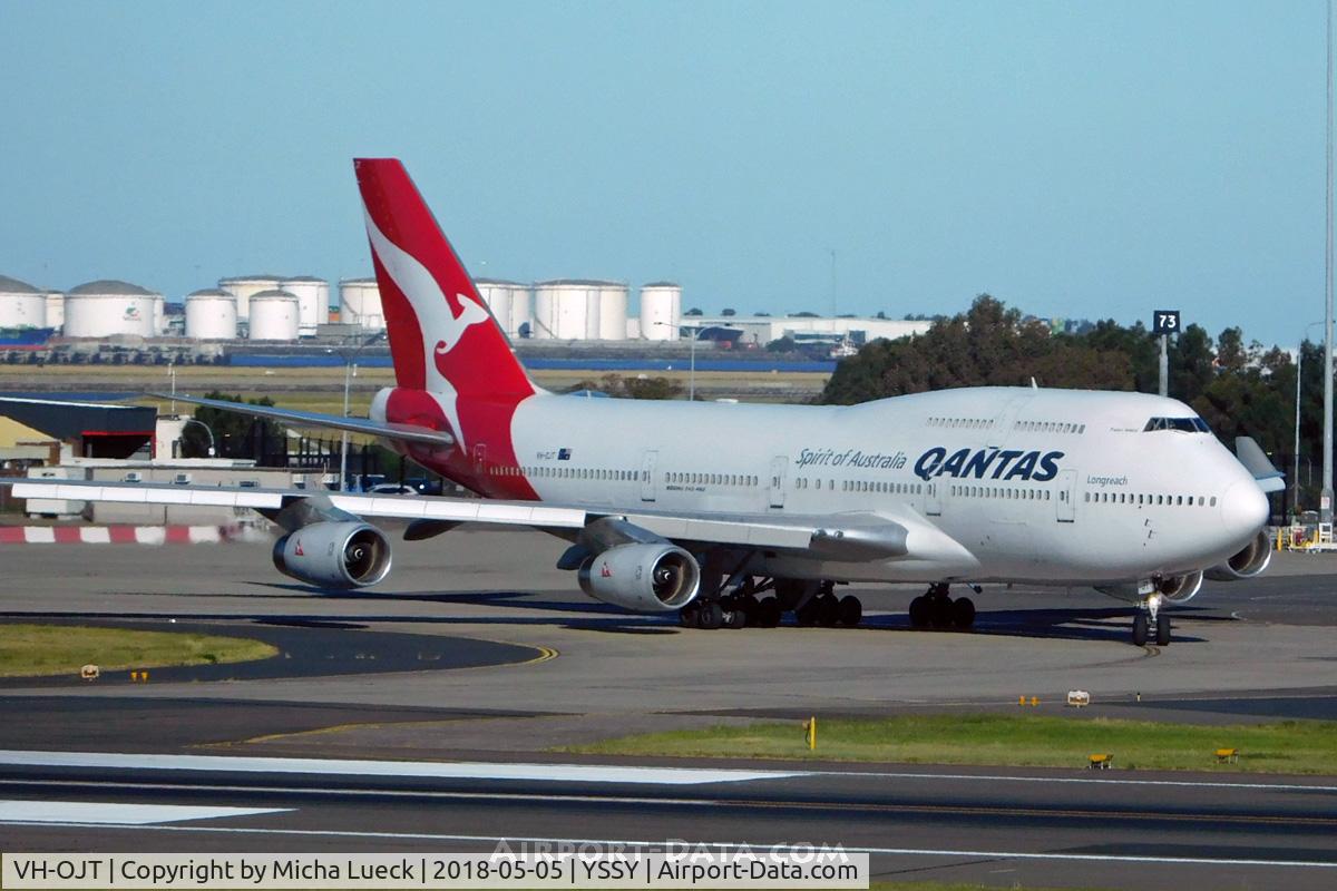 VH-OJT, 1999 Boeing 747-438 C/N 25565, At Mascot