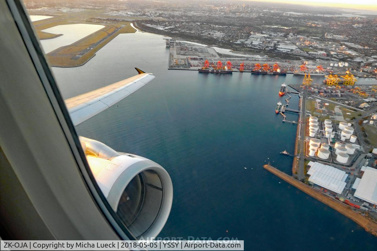 ZK-OJA, 2003 Airbus A320-232 C/N 2085, Climbing out of Sydney (SYD-AKL)