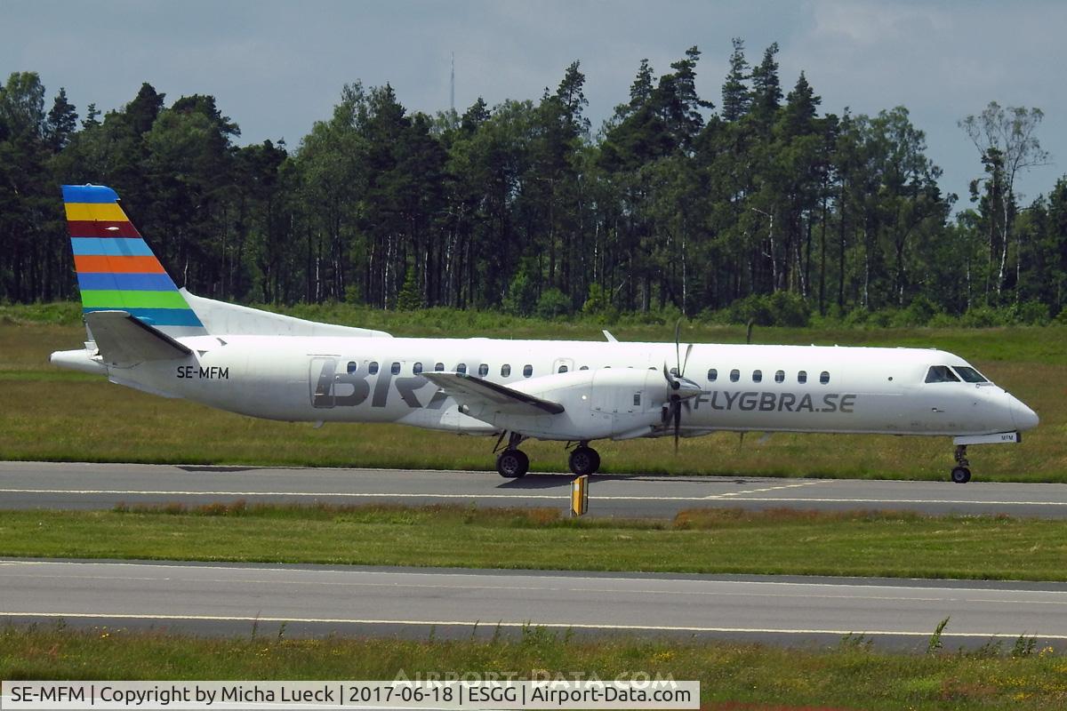SE-MFM, 1995 Saab 2000 C/N 2000-022, At Landvetter