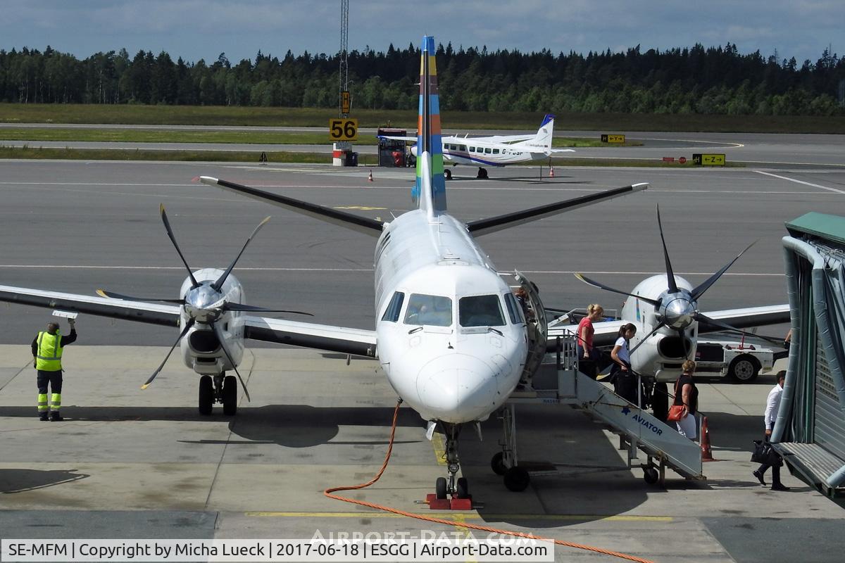 SE-MFM, 1995 Saab 2000 C/N 2000-022, At Landvetter