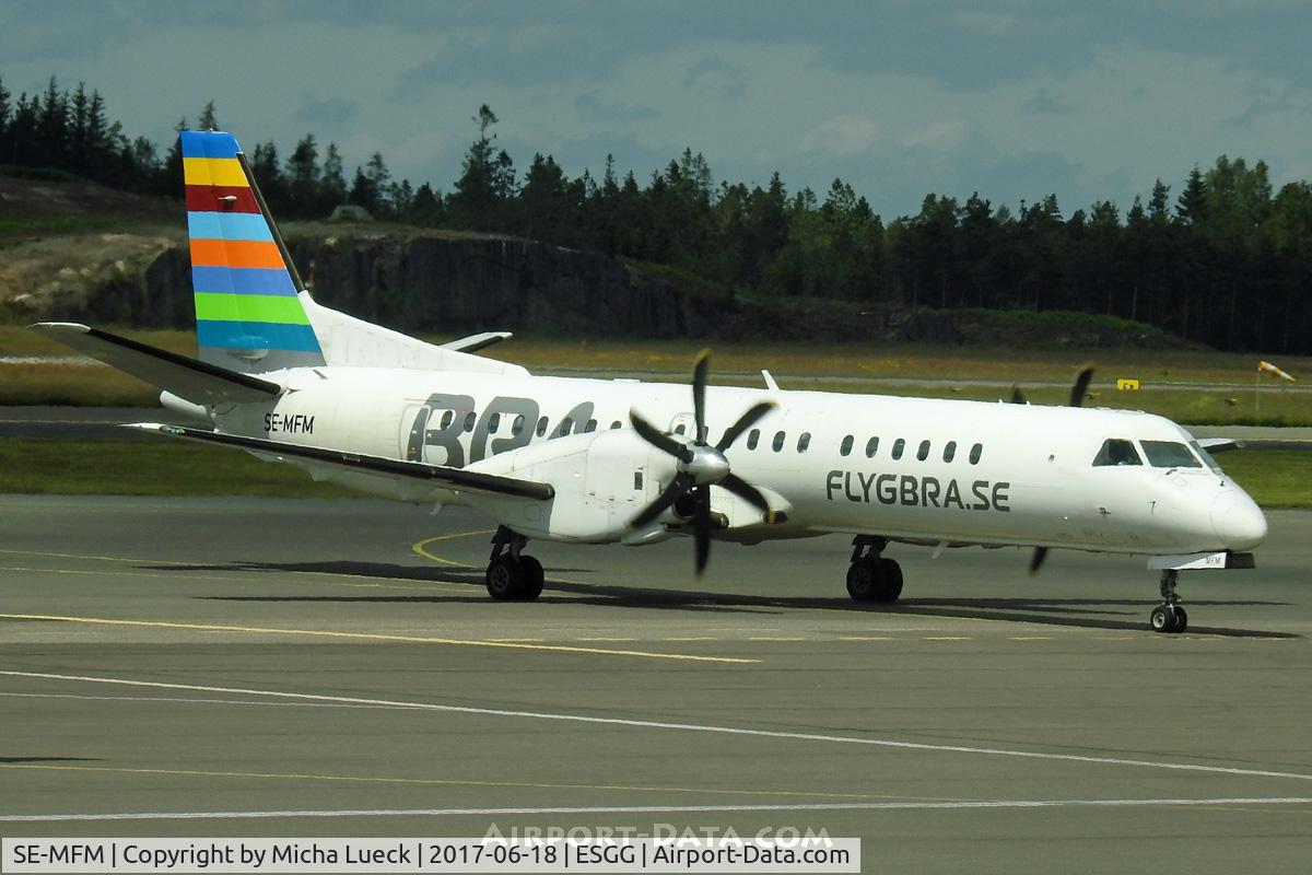 SE-MFM, 1995 Saab 2000 C/N 2000-022, At Landvetter