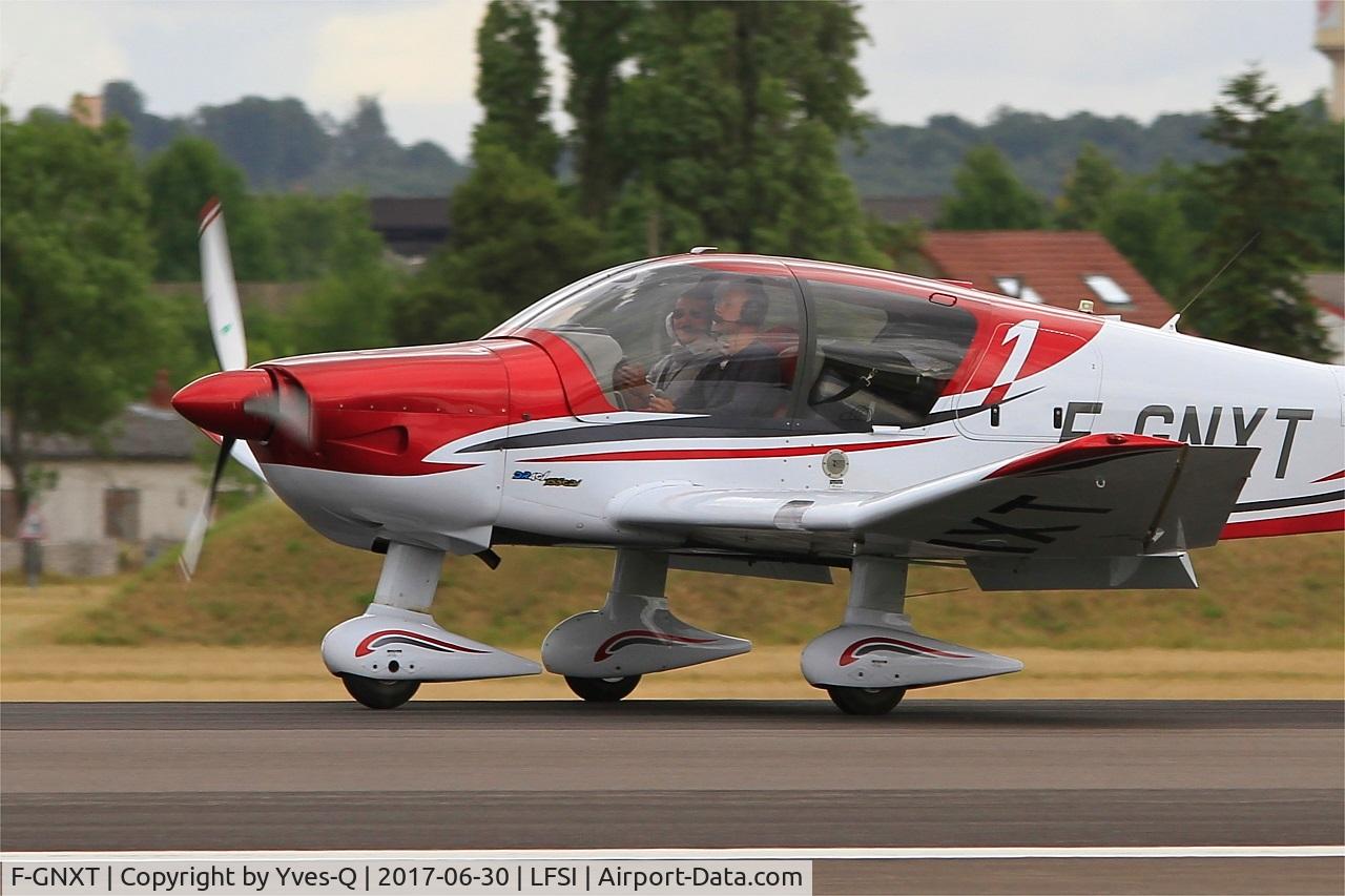F-GNXT, 2005 Apex (Robin) DR-140-140B C/N 2590, Robin R-2160 Alpha Sport, Landing rwy 29, St Dizier-Robinson Air Base 113 (LFSI) Open day 2017