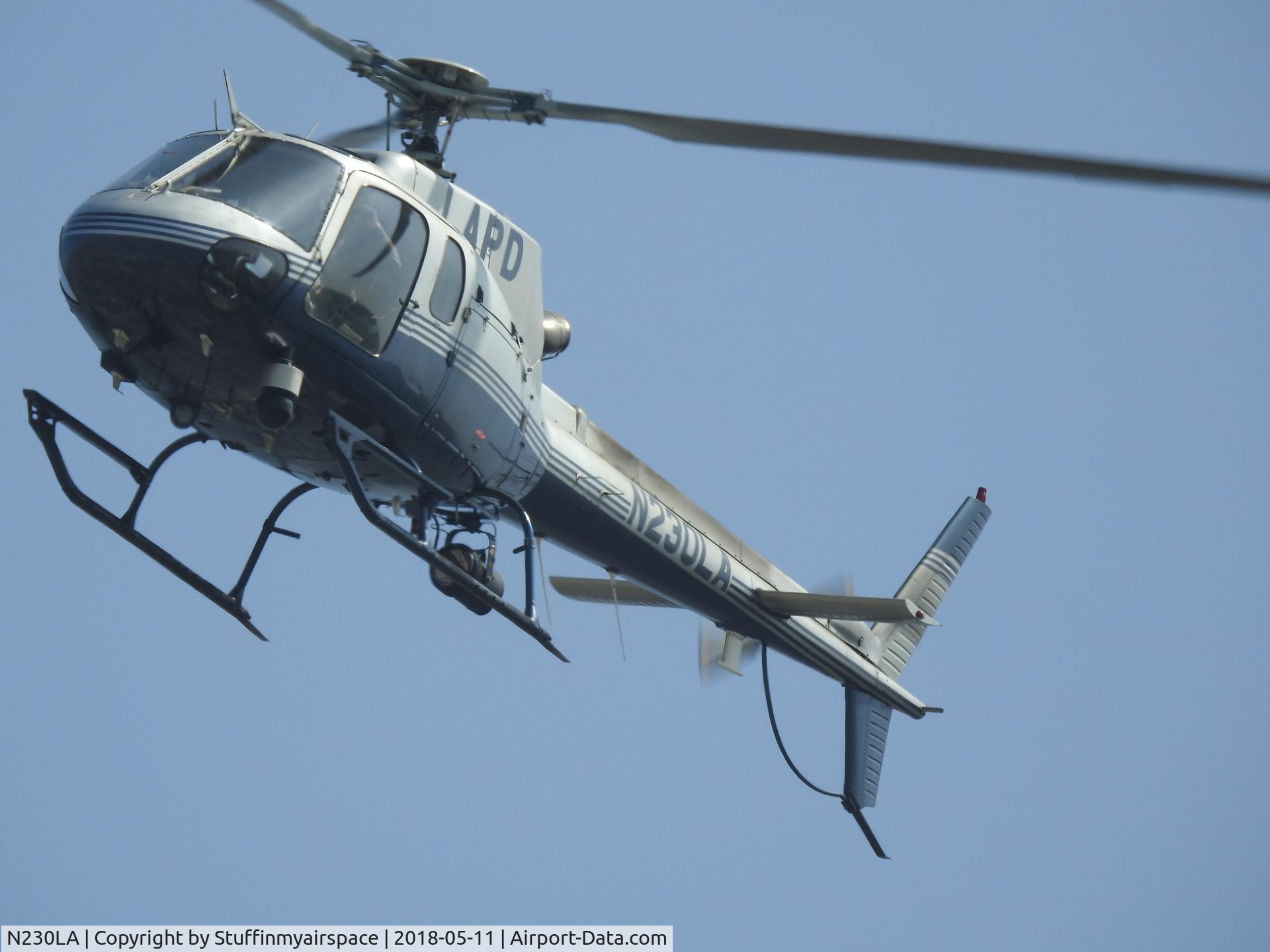 N230LA, 2000 Eurocopter AS-350B-2 Ecureuil Ecureuil C/N 3318, LAPD , approx 800ft circling while searching for suspect in East Los Angeles