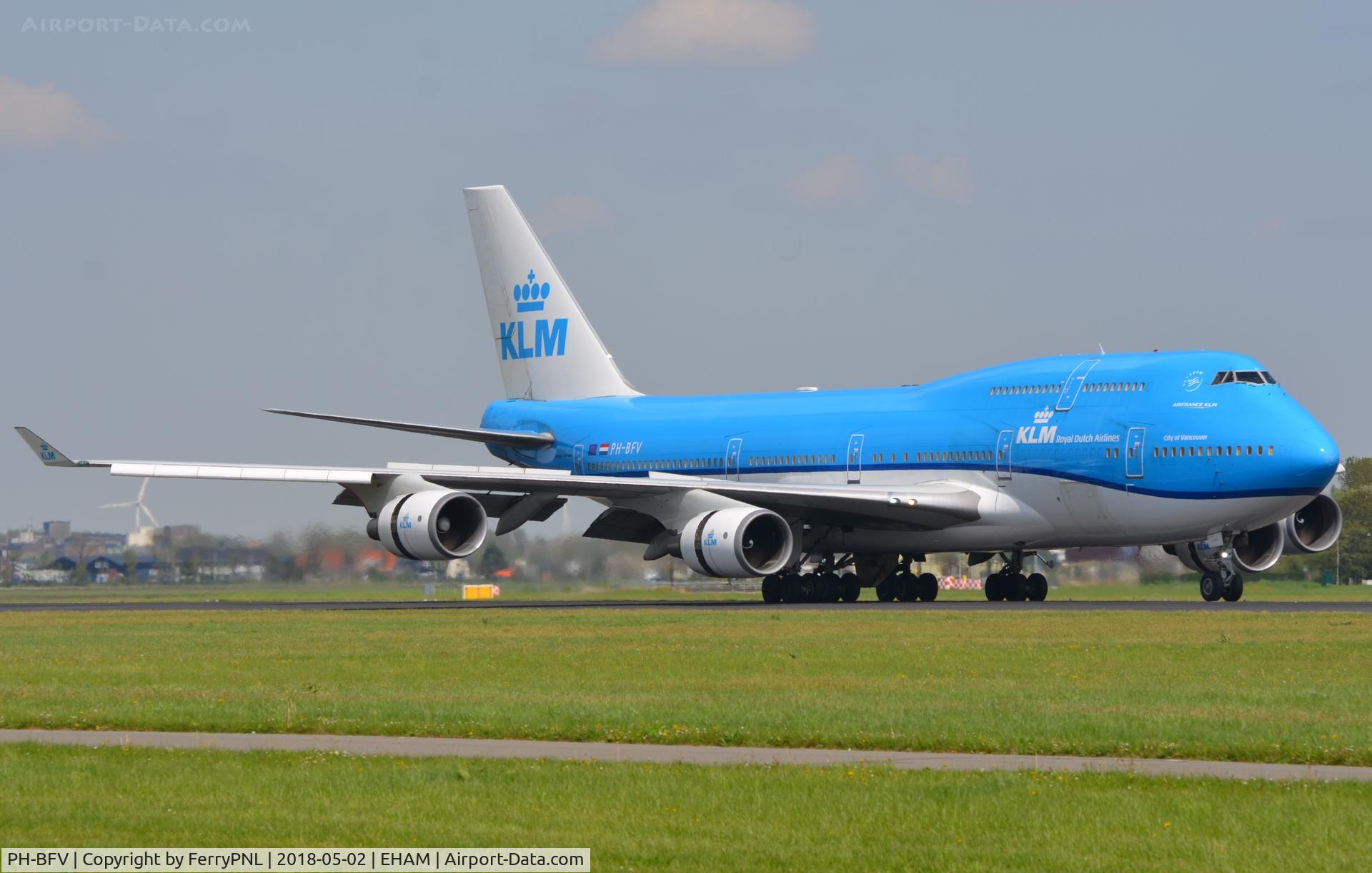 PH-BFV, 1999 Boeing 747-406BC C/N 28460, Thrust reversers deployed.