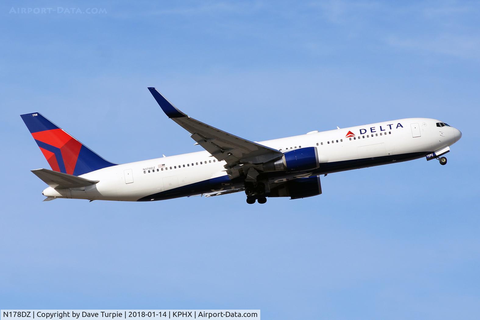 N178DZ, 2000 Boeing 767-332/ER C/N 30596, No comment.