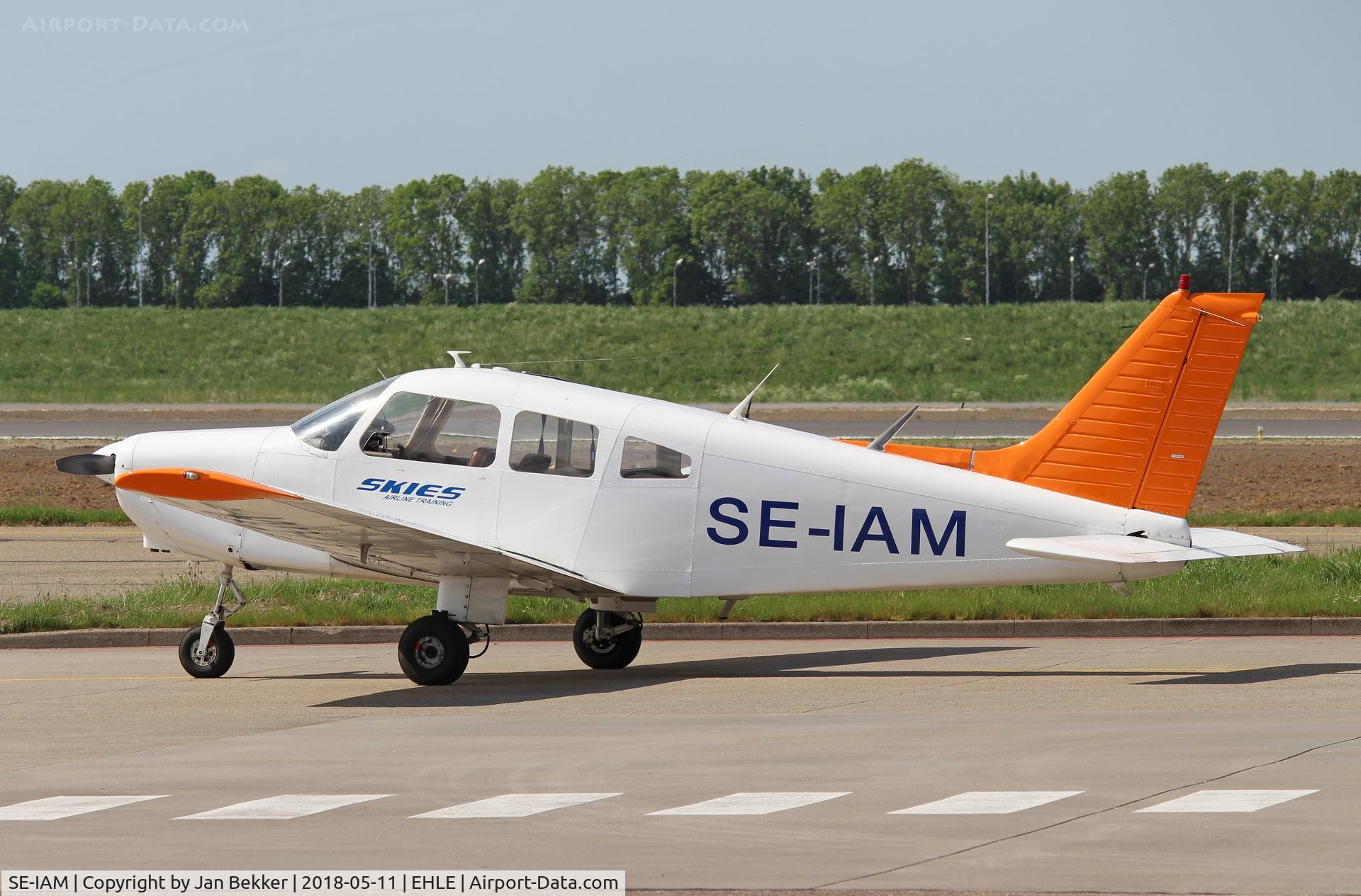 SE-IAM, 1976 Piper PA-28-161 Warrior II C/N 28-7816651, Lelystad Airport. Probably the aircraft is sold and on its way to its new ownwer (in the UK?)